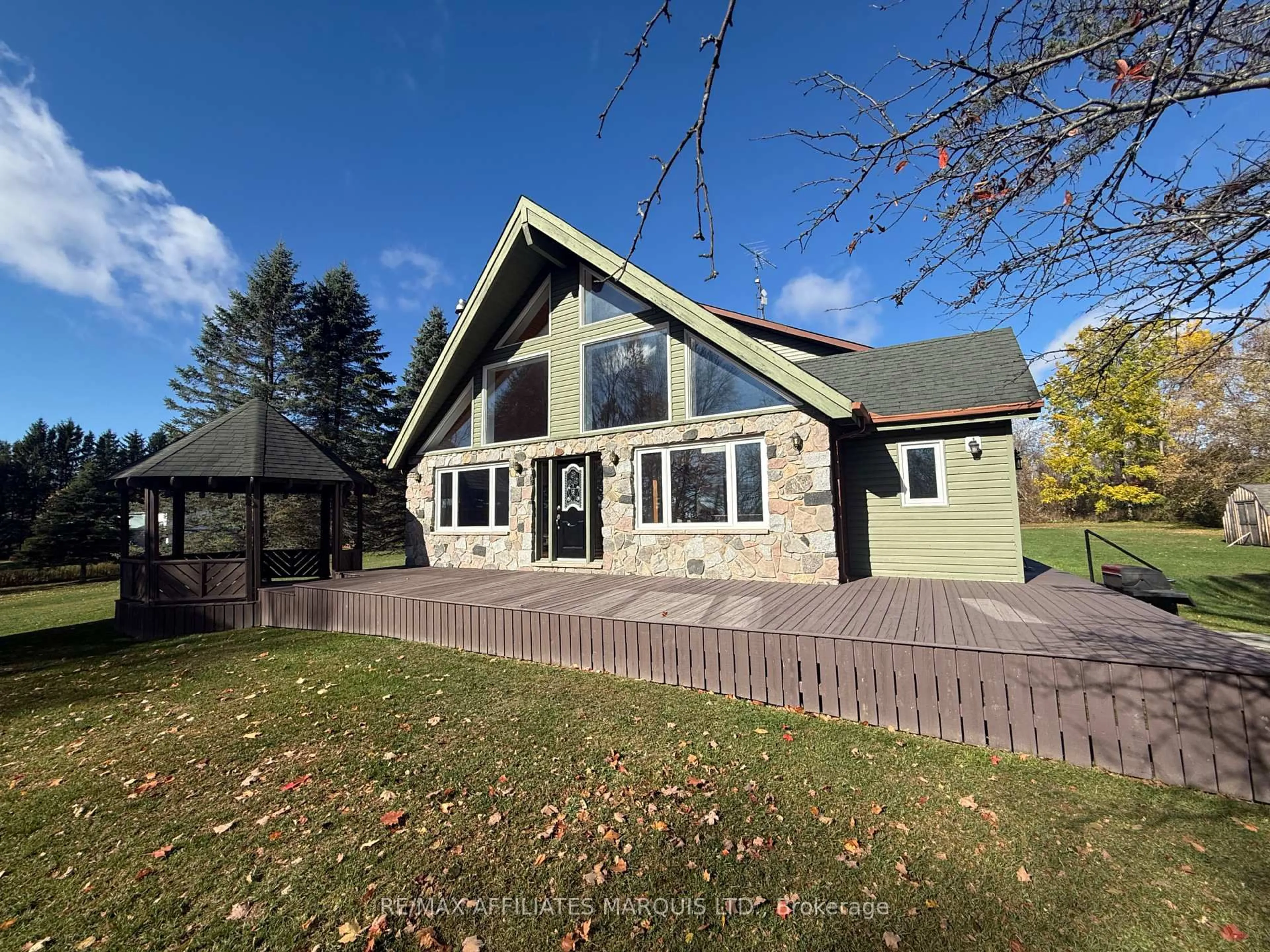 A pic from outside/outdoor area/front of a property/back of a property/a pic from drone, unknown for 16855 County Rd 18 Rd, South Stormont Ontario K0C 2A0