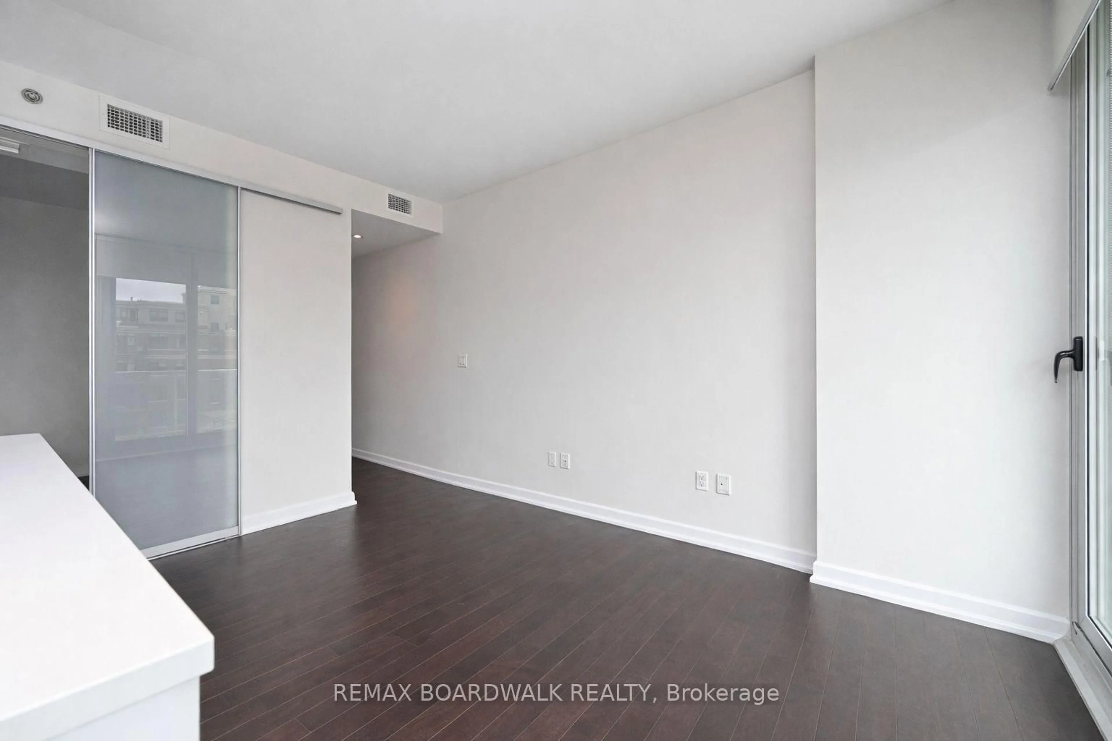 A pic of a room for 300 Lisgar St #506, Ottawa Ontario K2P 0E2