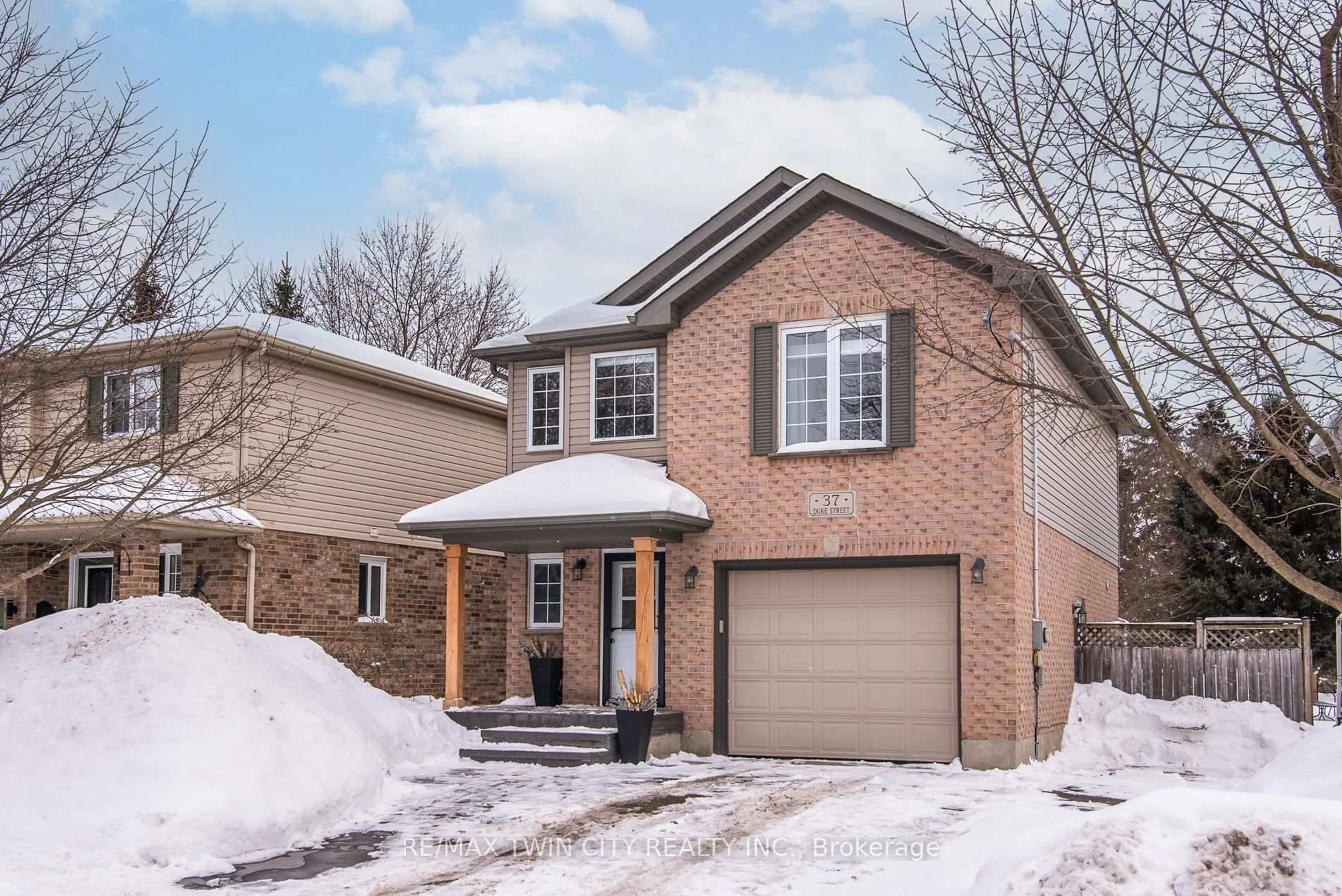 Home with brick exterior material, street for 37 Duke St, Waterloo Ontario N3B 2X4