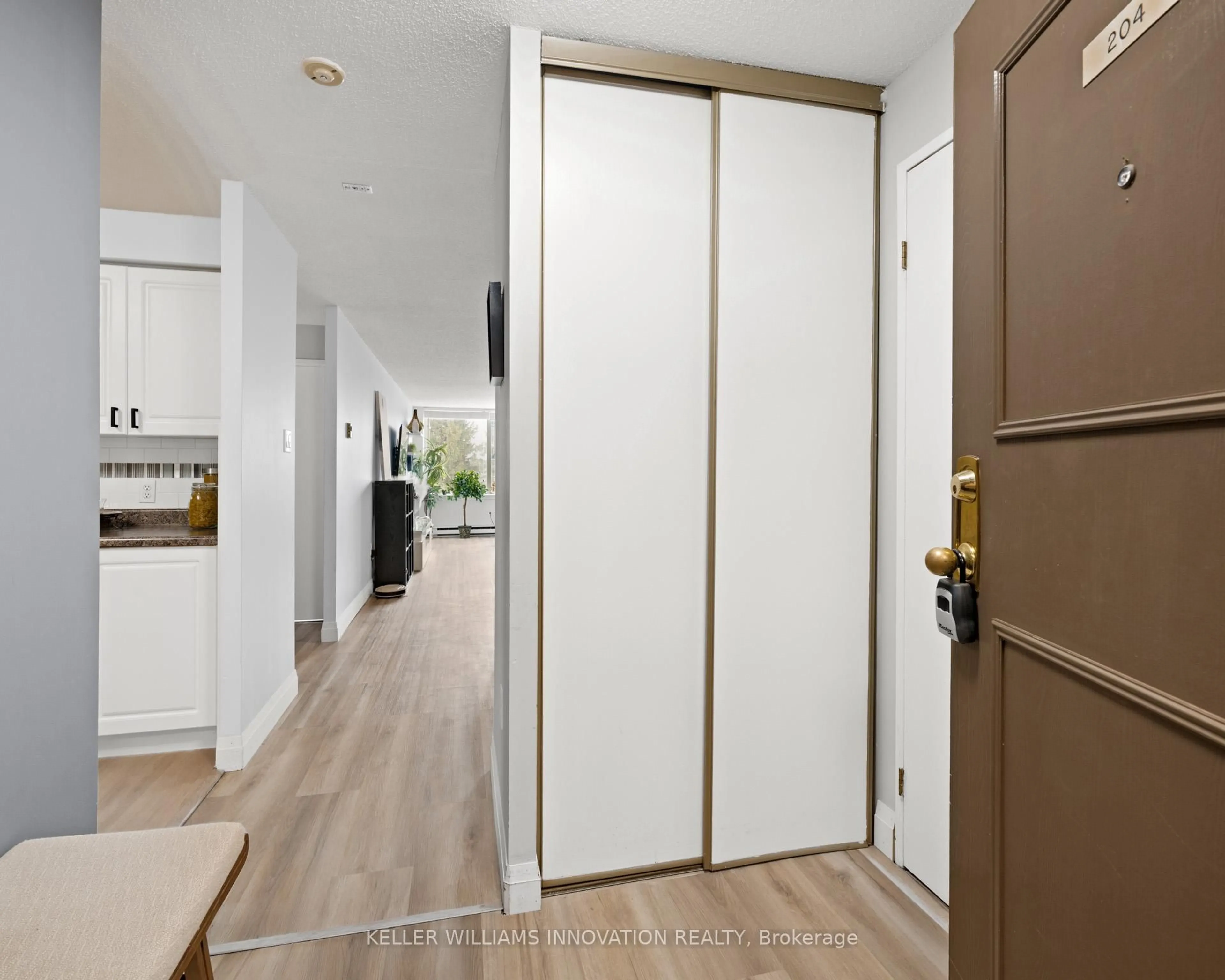 Indoor entryway for 35 Green Valley Dr #204, Waterloo Ontario N2P 2A5