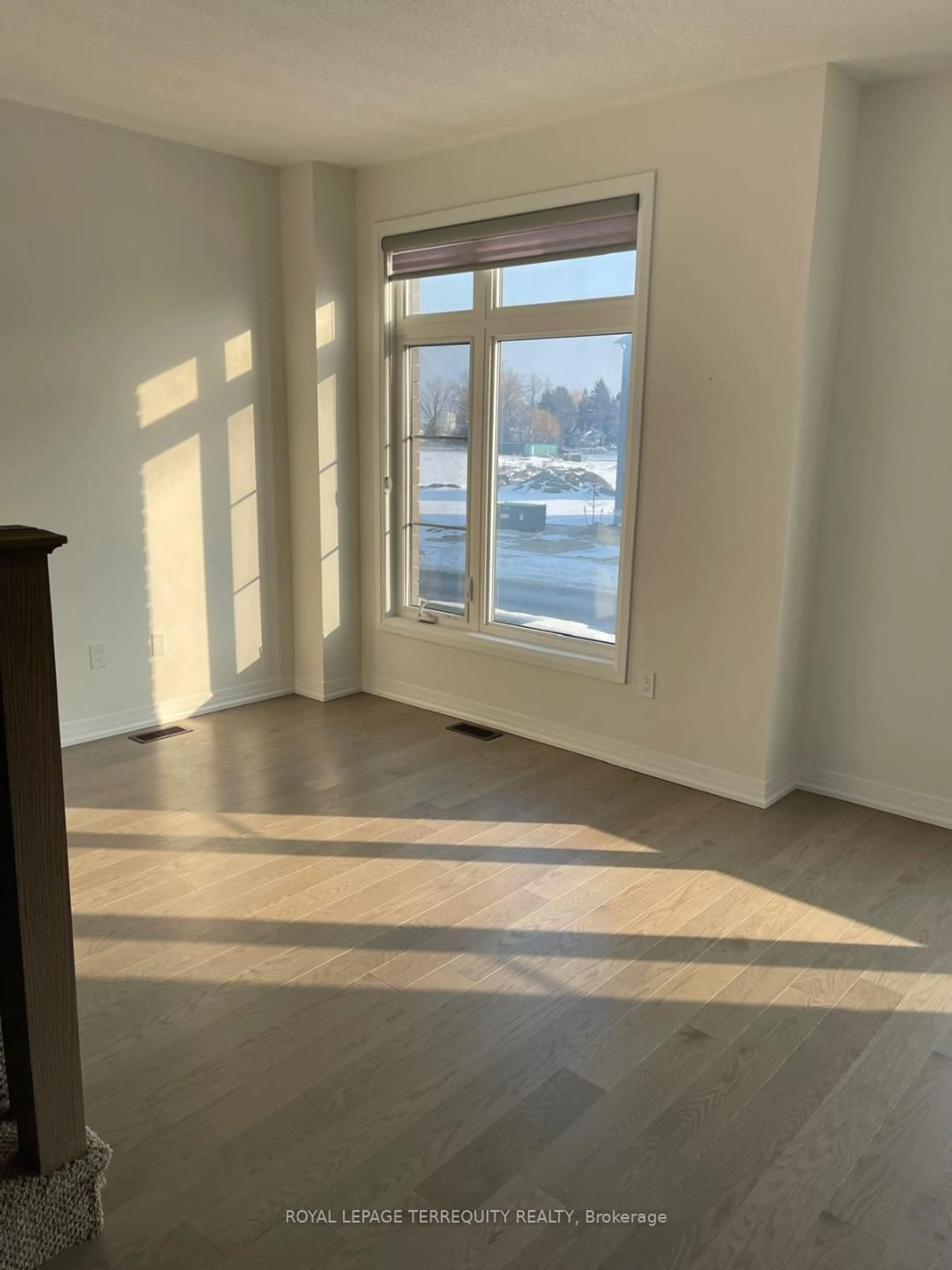 A pic of a room for 475 Provident Way, Hamilton Ontario L0R 1W0