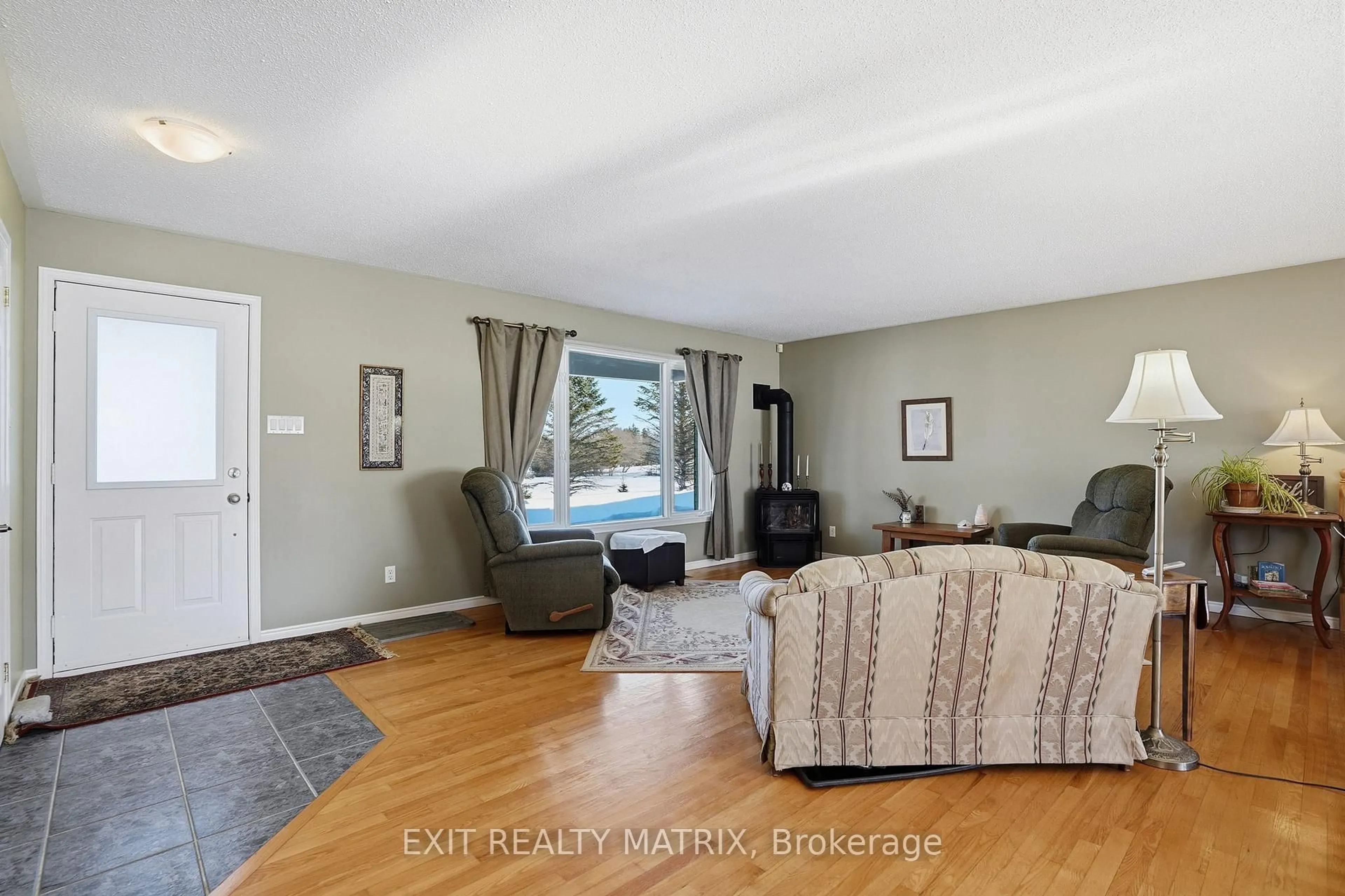 Living room with furniture, unknown for 890 Happy Hollow Rd, Champlain Ontario K0B 1R0