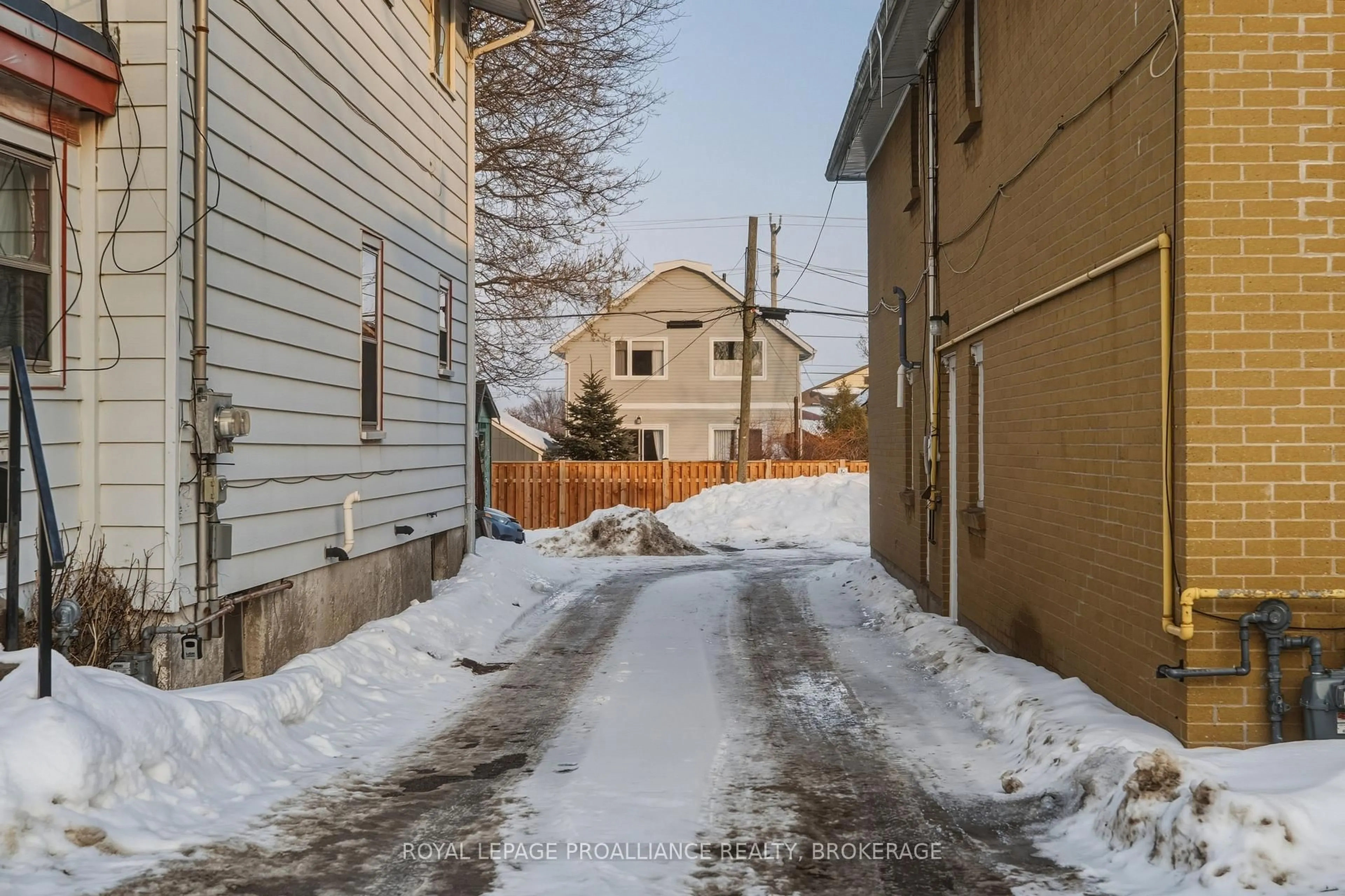 Unknown for 631 Victoria St, Kingston Ontario K7K 4S3