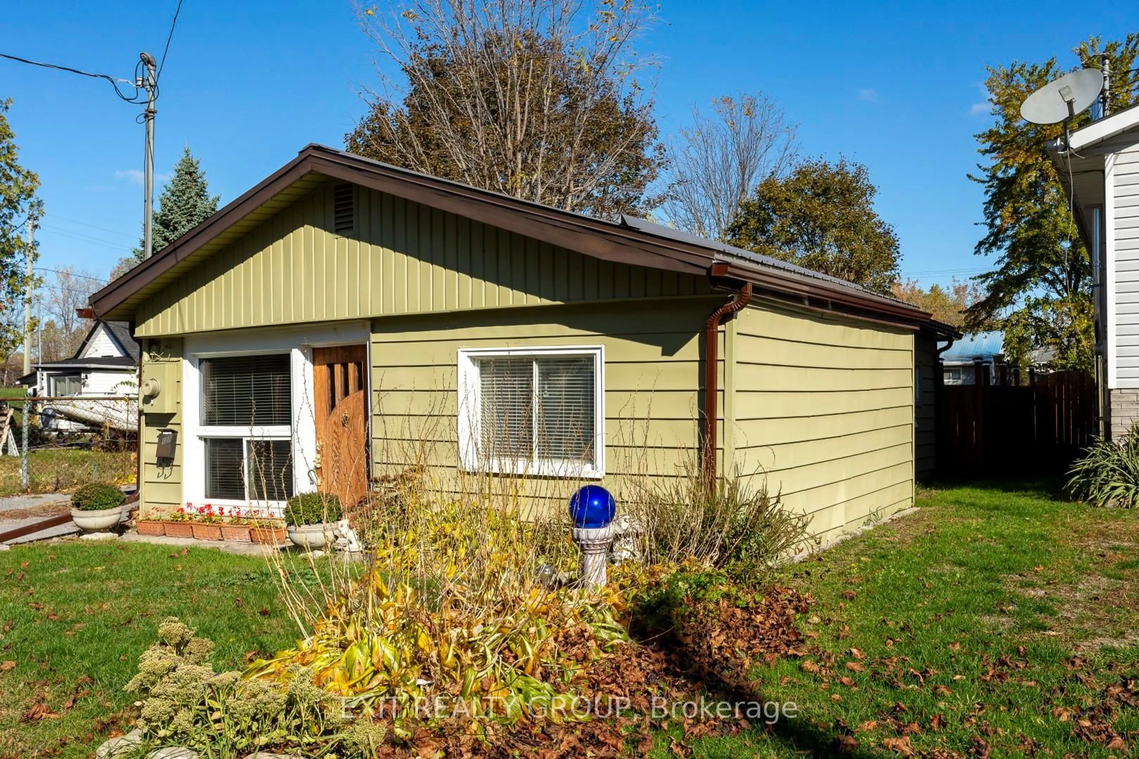 Home with vinyl exterior material, street for 127 Leopold St, Quinte West Ontario K8V 2K5