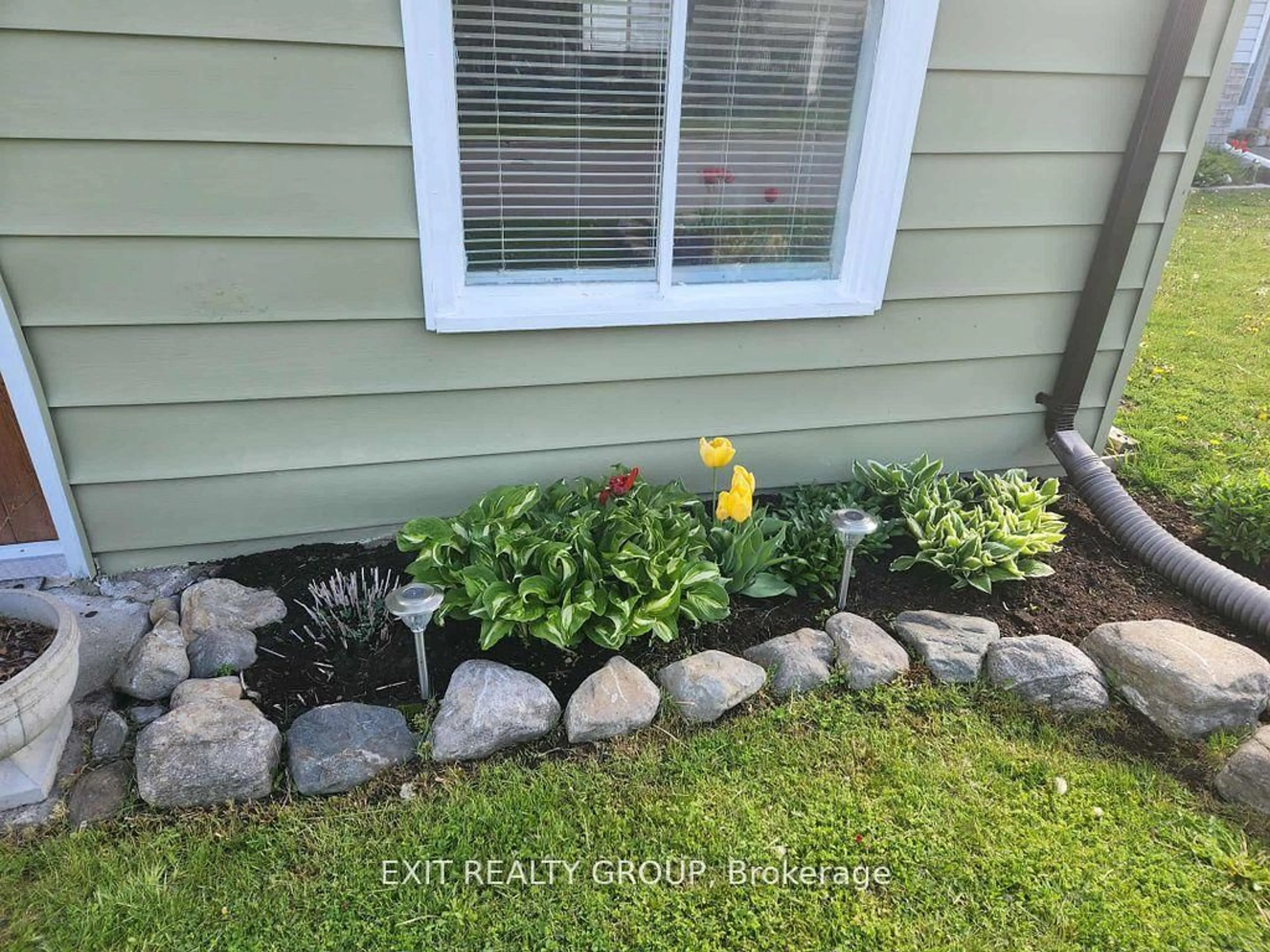 Unknown for 127 Leopold St, Quinte West Ontario K8V 2K5