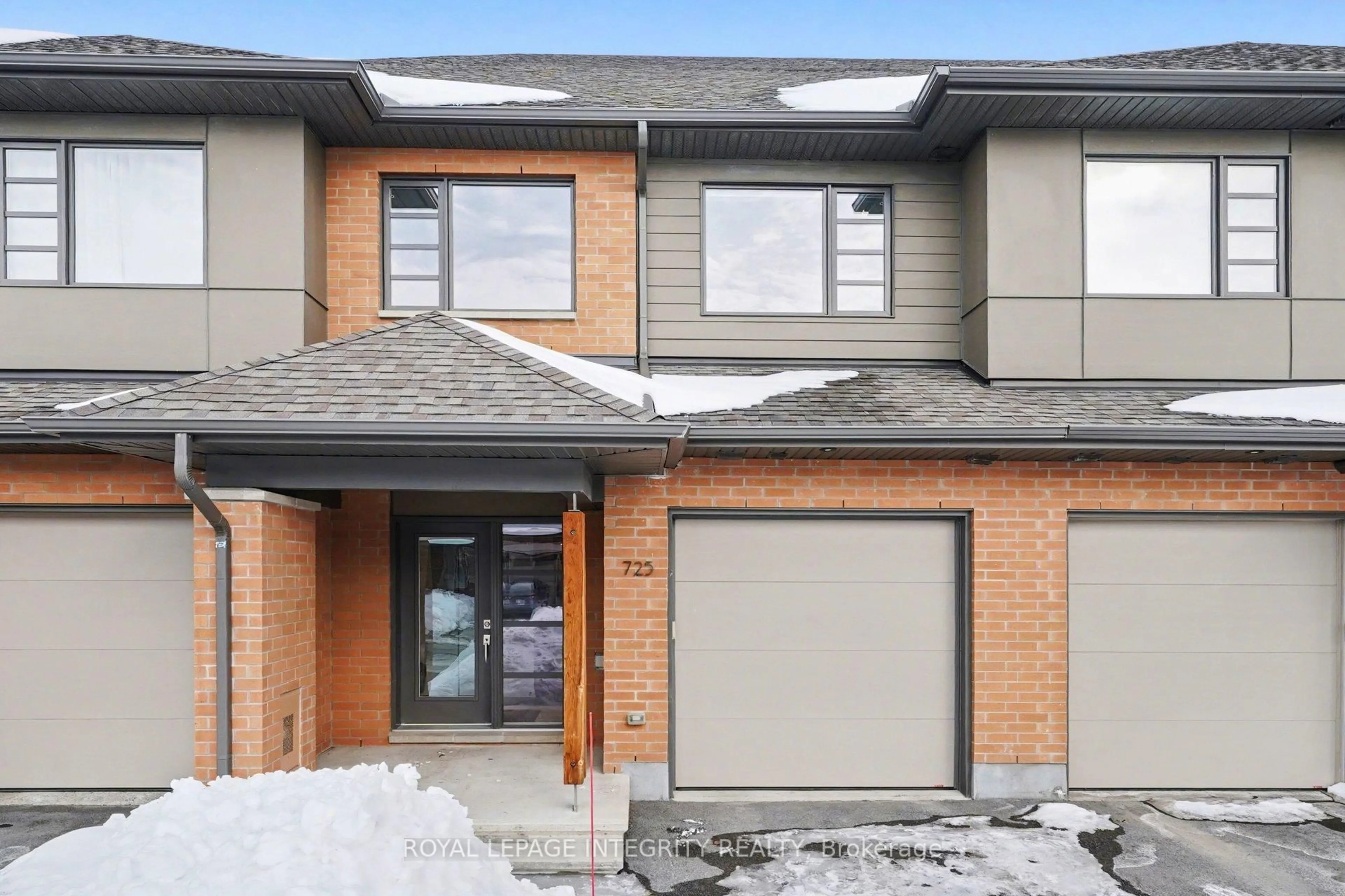 Home with brick exterior material, street for 725 Guardian Grve, Ottawa Ontario K1X 0B2