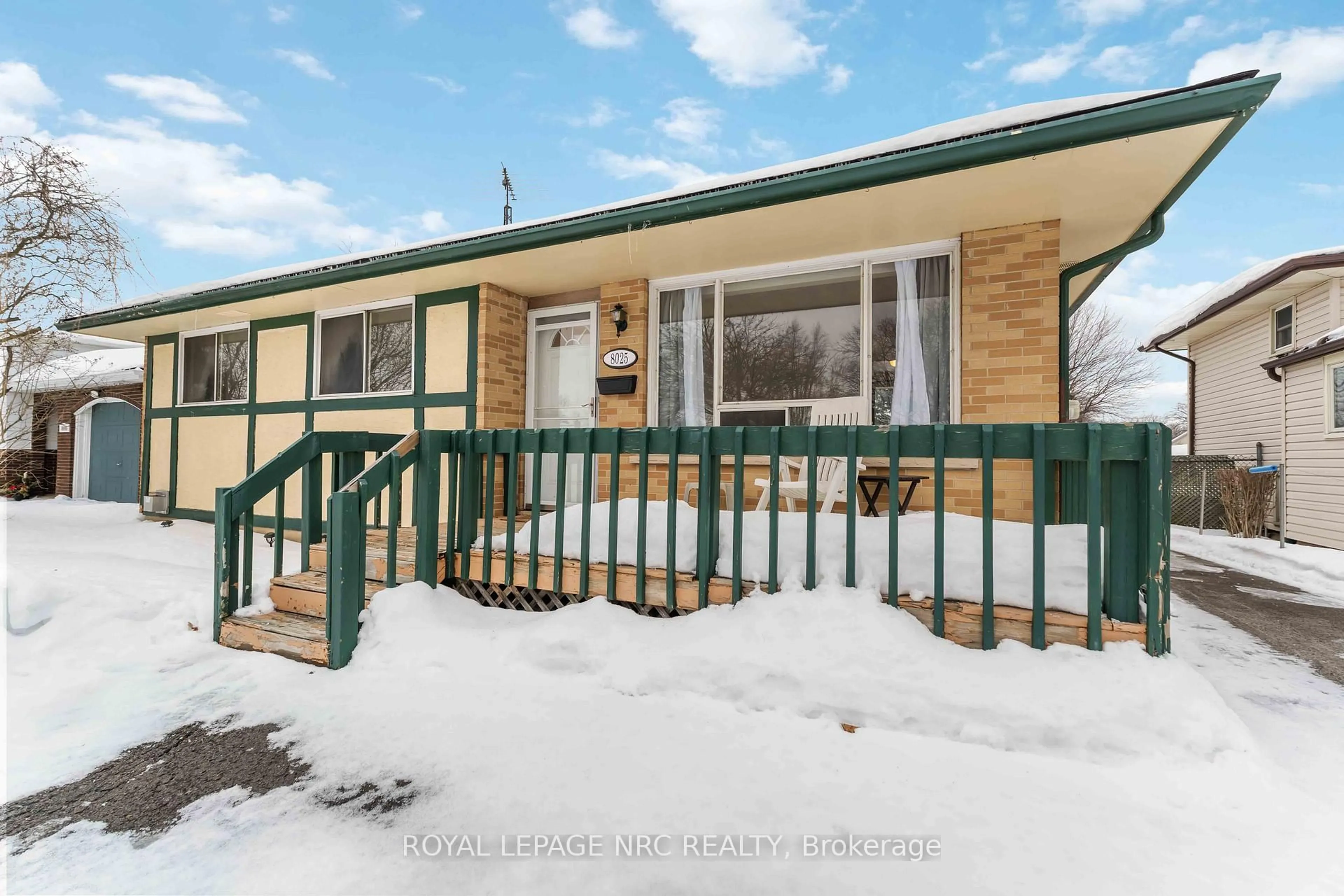 Unknown for 8025 Thorton St, Niagara Falls Ontario L2H 2C2