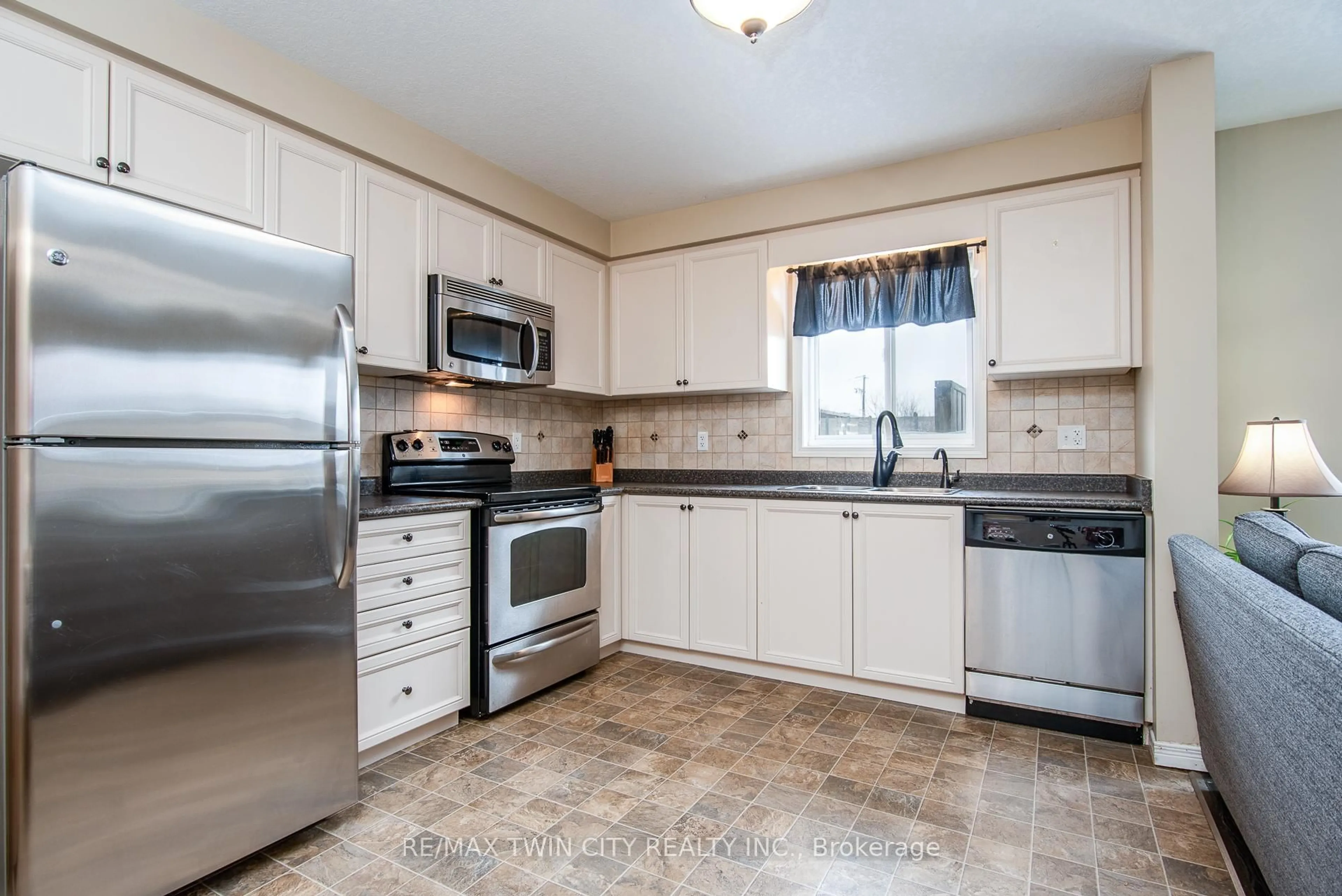 Standard kitchen, ceramic/tile floor for 34 Captain Mccallum Dr, Wilmot Ontario N3A 0B7