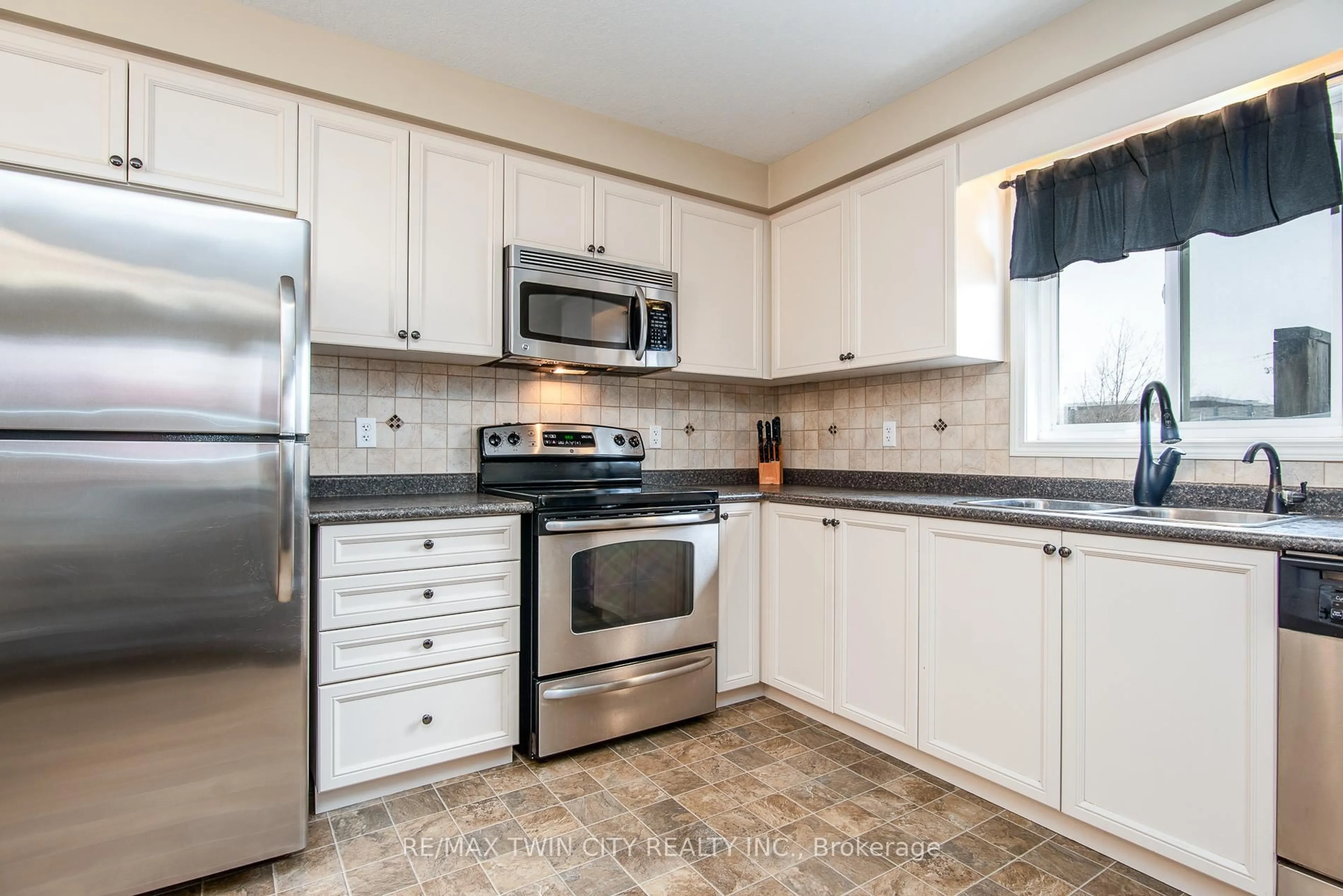 Standard kitchen, ceramic/tile floor for 34 Captain Mccallum Dr, Wilmot Ontario N3A 0B7