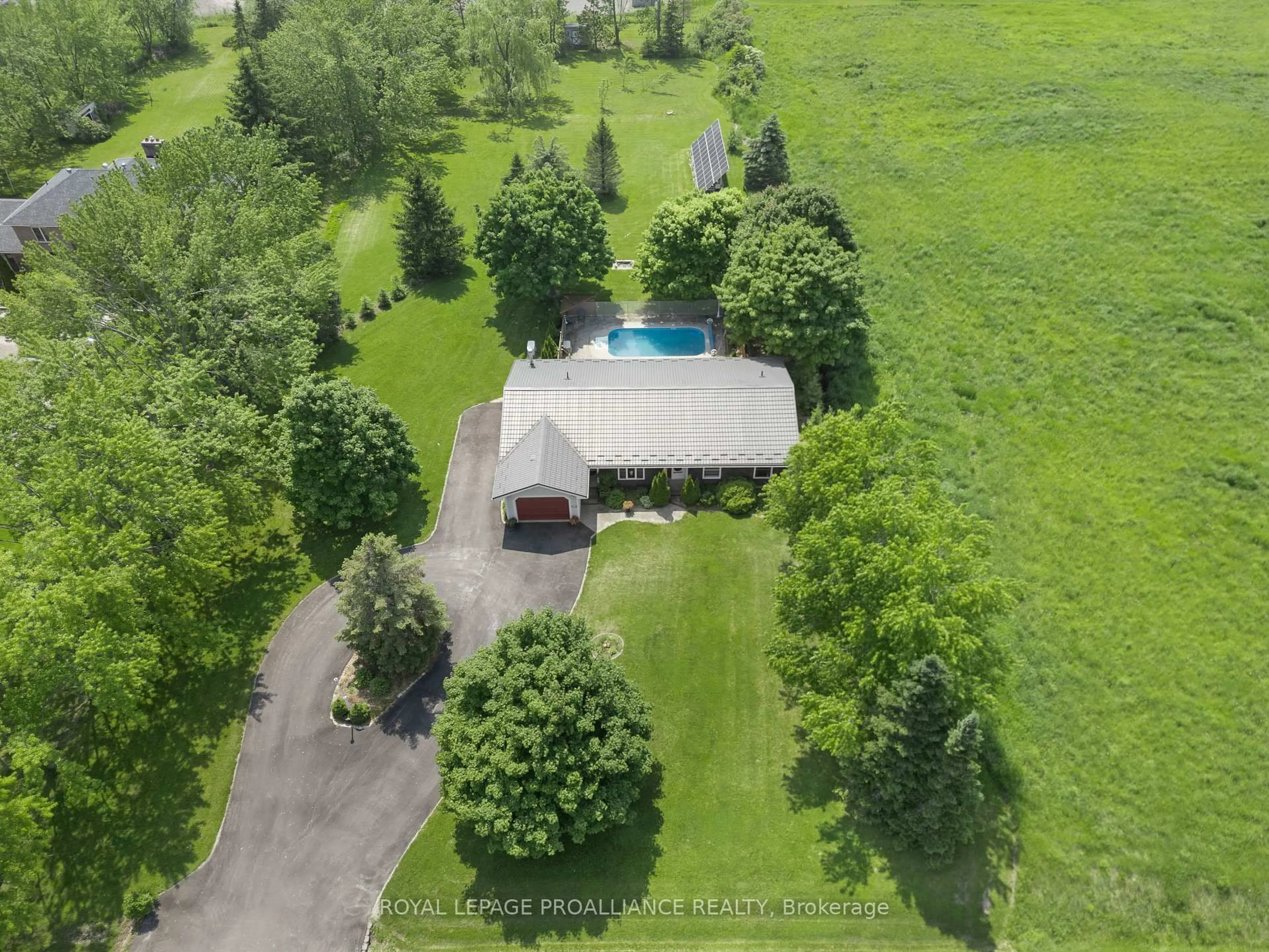 A pic from outside/outdoor area/front of a property/back of a property/a pic from drone, water/lake/river/ocean view for 288 Edward St, Stirling Ontario K0K 3E0