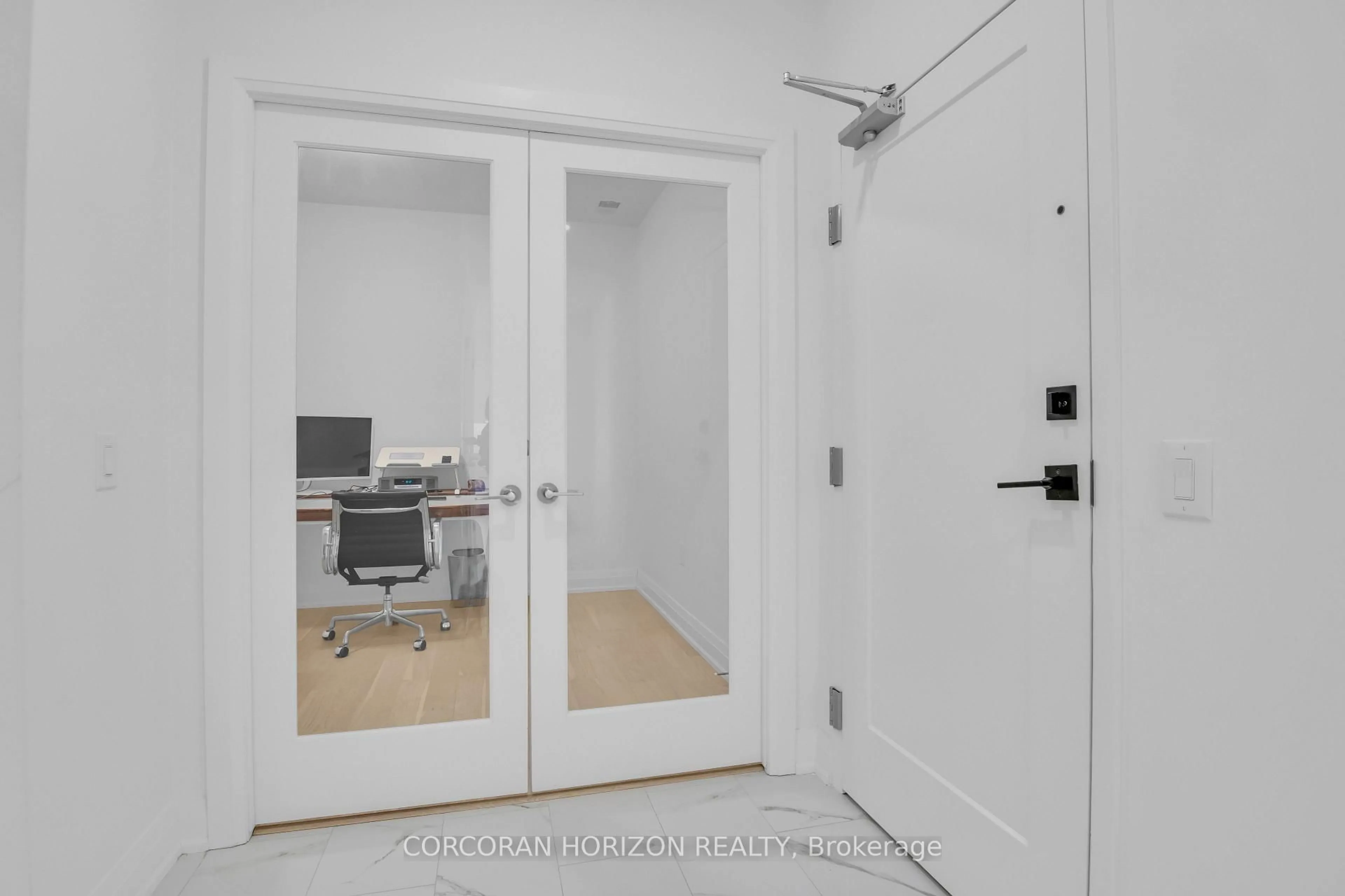 Indoor entryway for 71 Wyndham St #1105, Guelph Ontario N1E 5R3