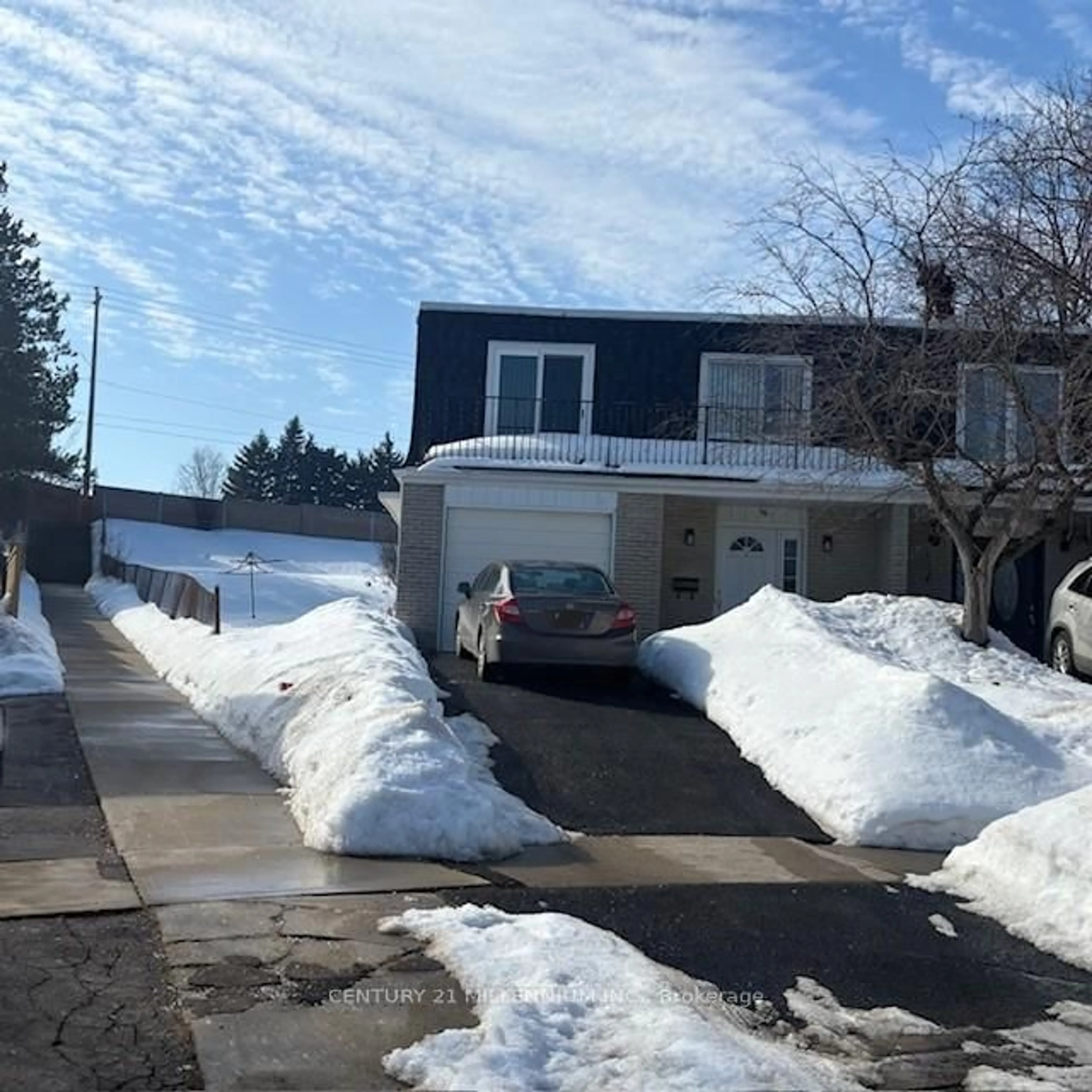 Parking for 96 Shadeland Cres, Kitchener Ontario N2M 2H9