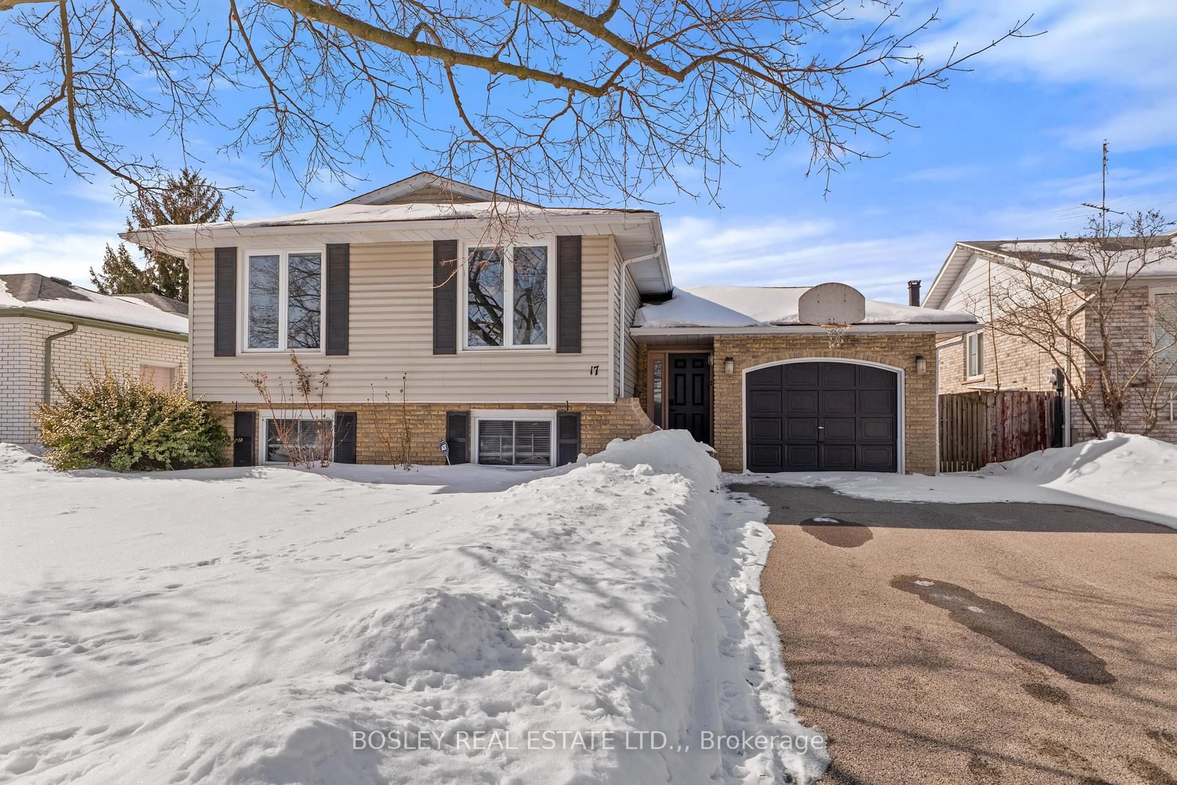 Unknown for 17 Adel Dr, St. Catharines Ontario L2M 6N3