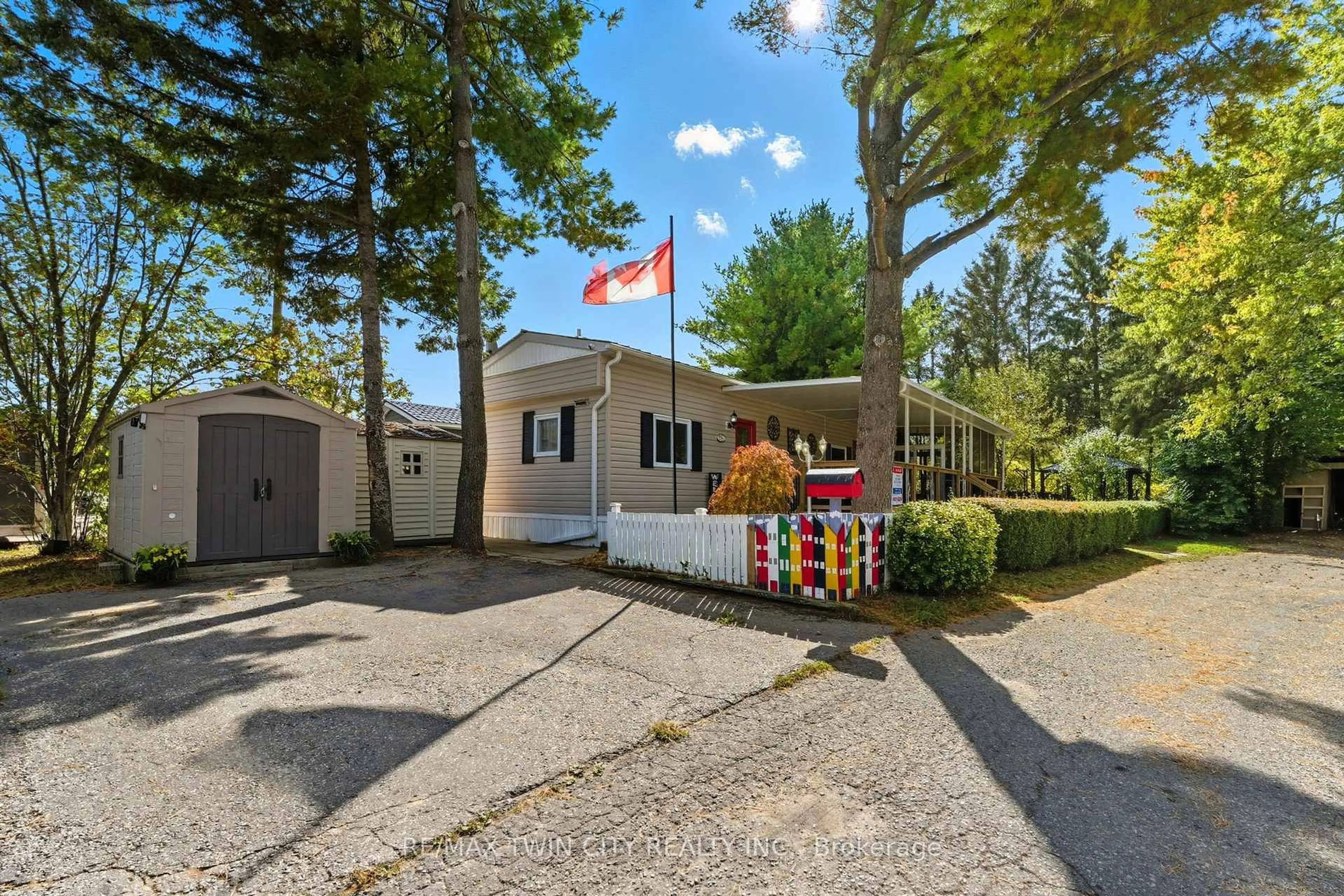 Unknown for 673 BRANT WATERLOO Rd #518, North Dumfries Ontario N0B 1E0