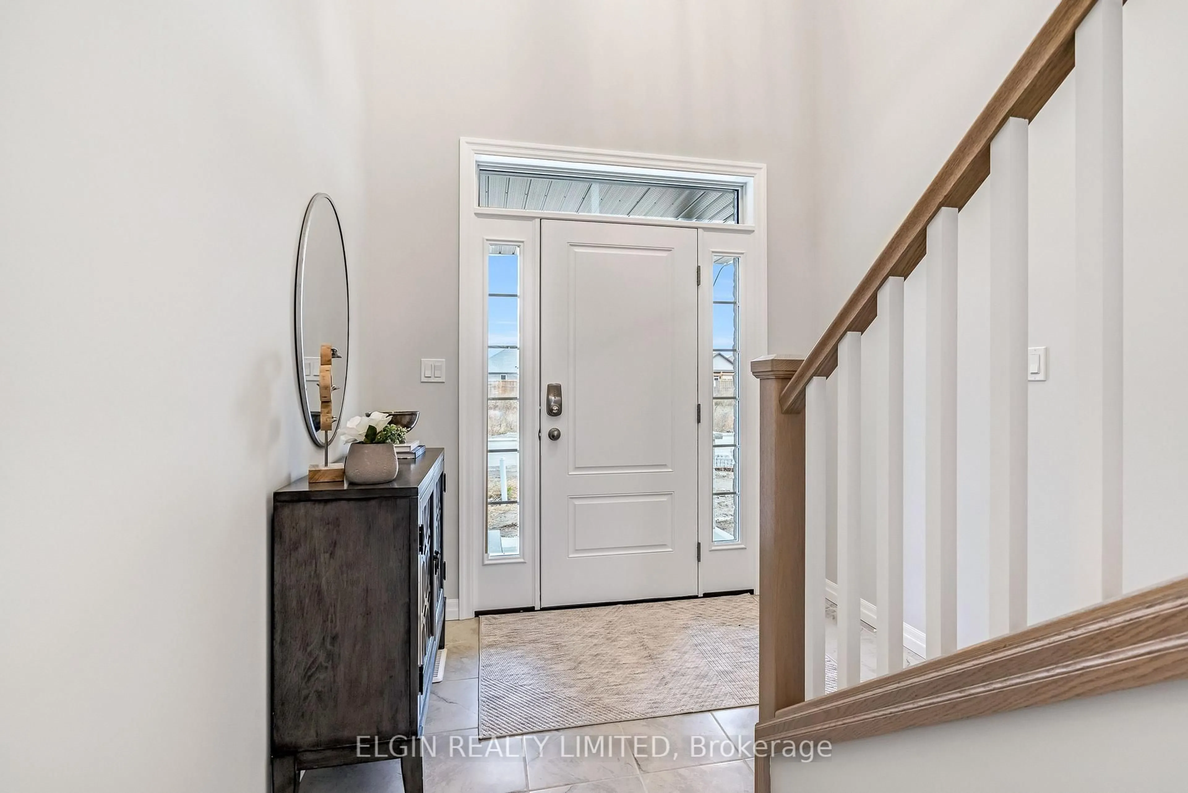 Indoor entryway for 42212 McBain Line, Central Elgin Ontario N5P 0E5