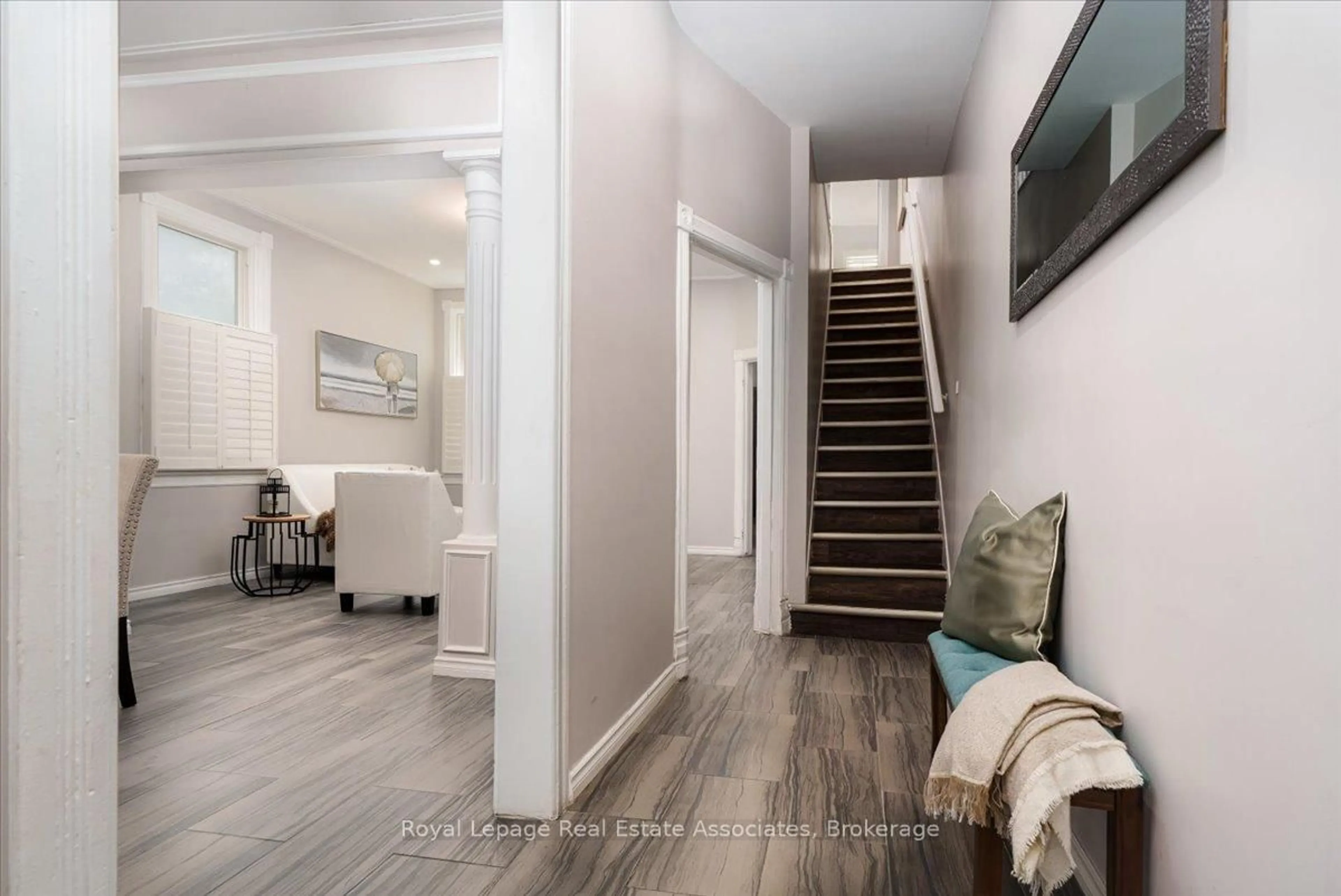 Indoor entryway for 123 Market St, Hamilton Ontario L8R 1N7