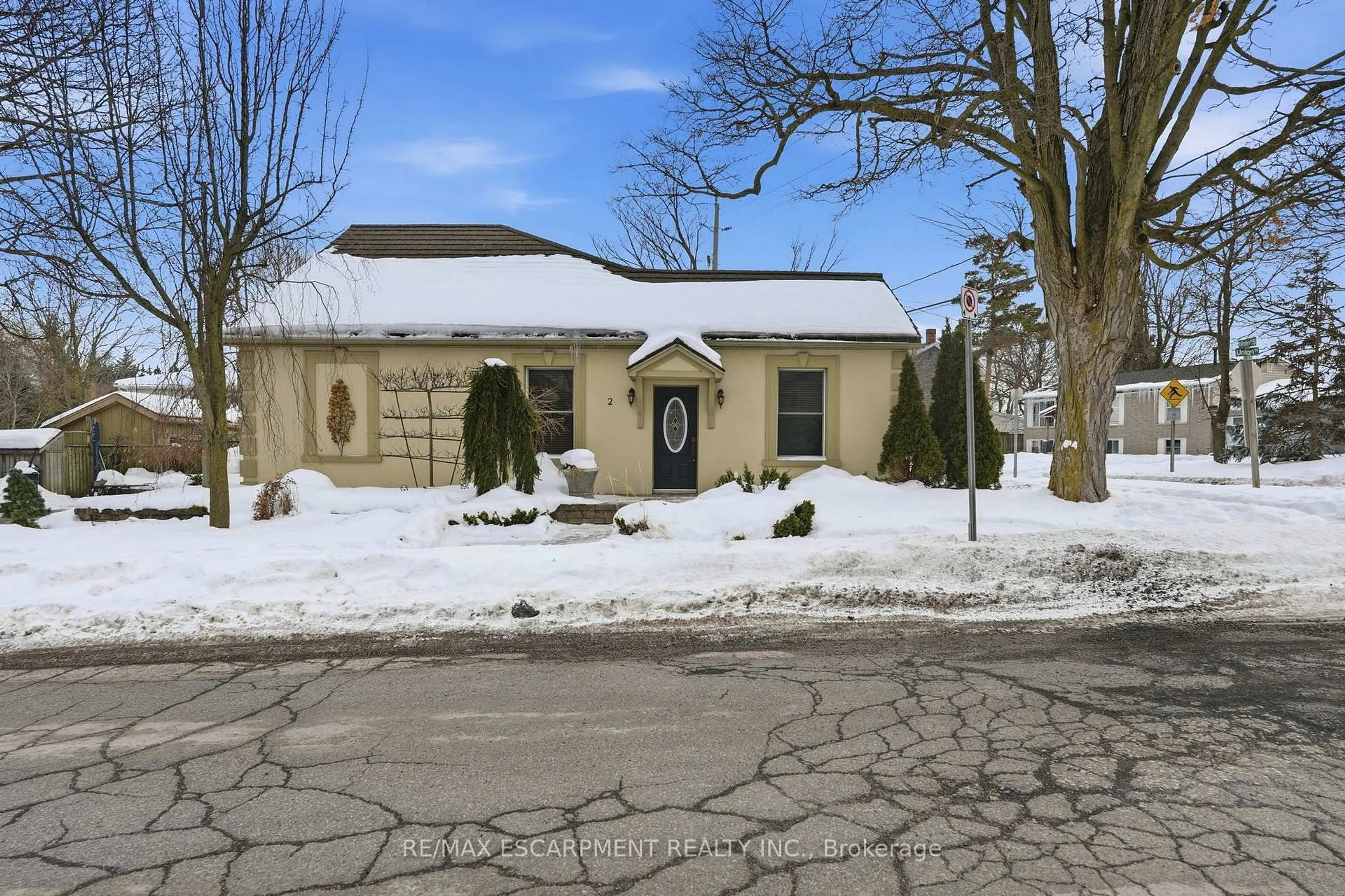 Unknown for 2 Union St, Hamilton Ontario L0R 2H0