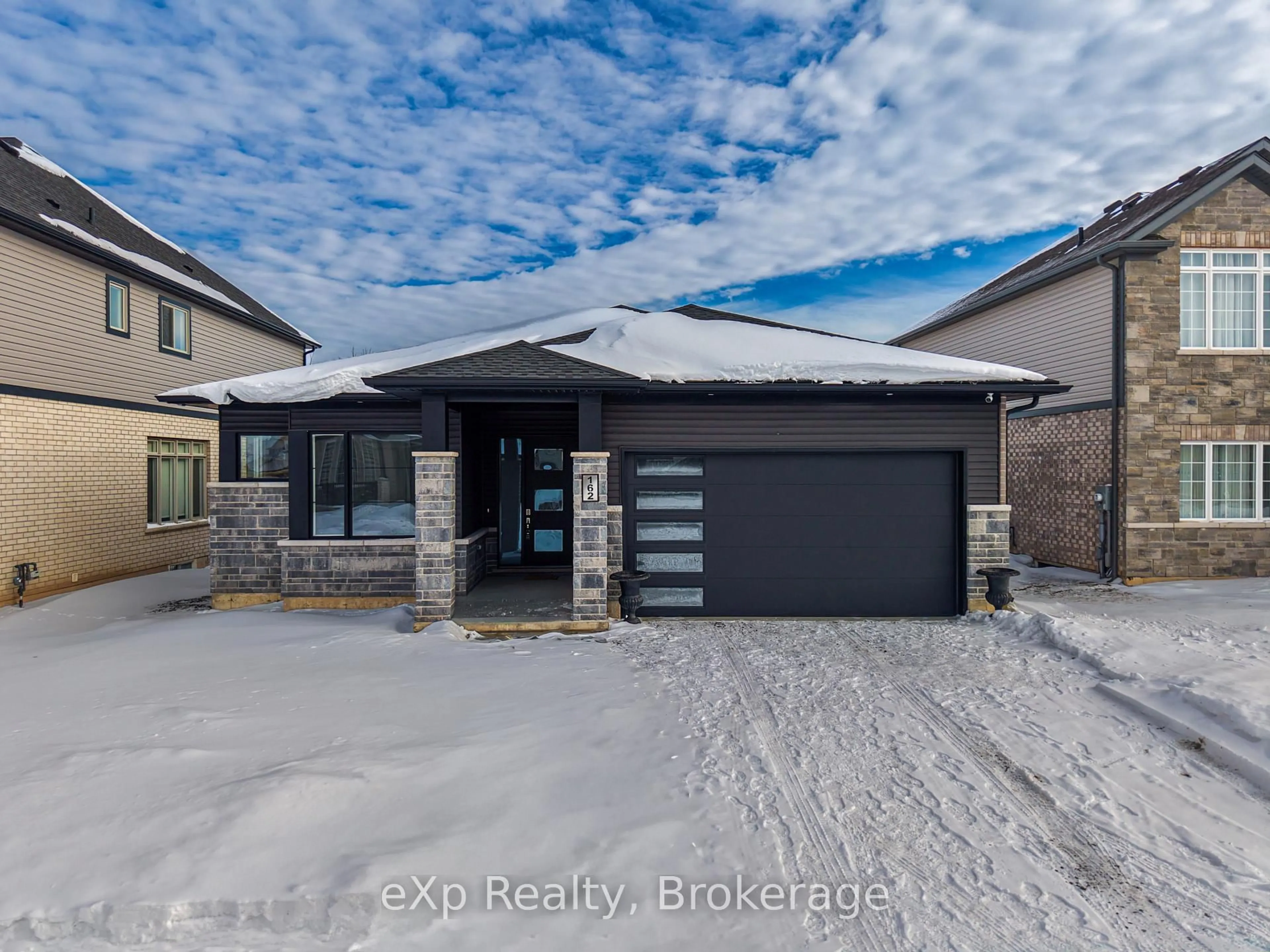 Unknown for 162 Westcott Rd, Welland Ontario L3C 0K9