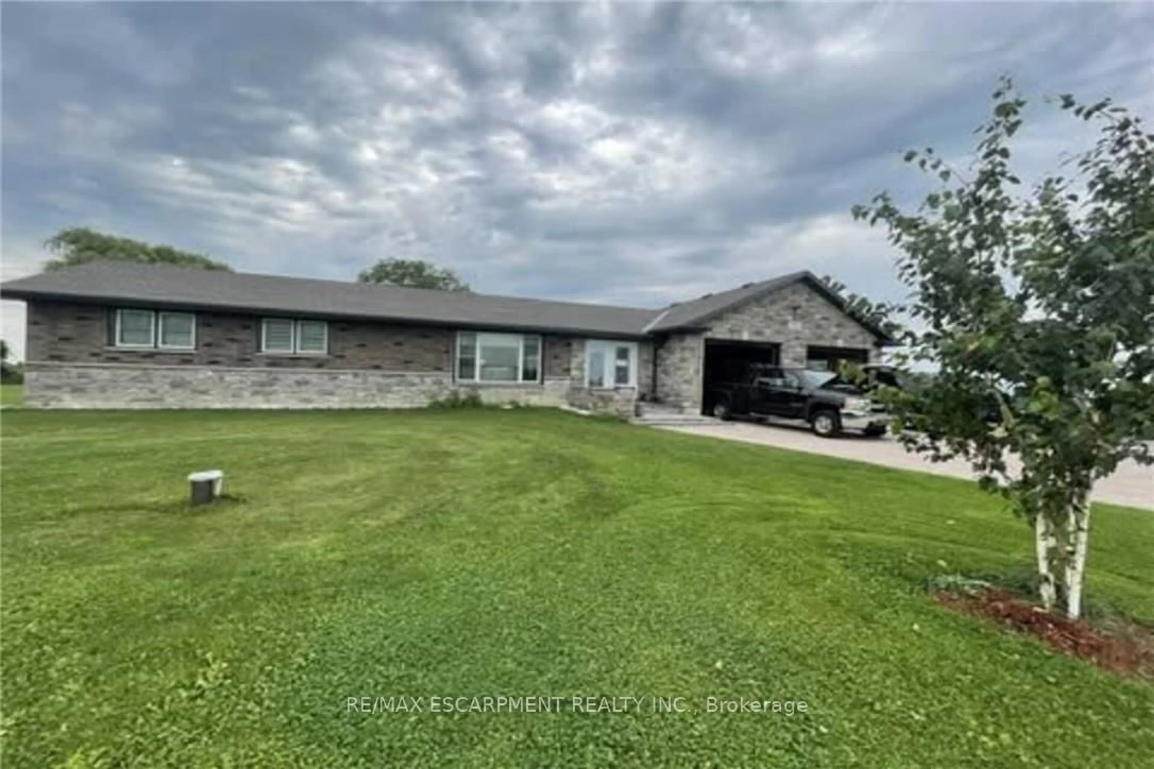 A pic from outside/outdoor area/front of a property/back of a property/a pic from drone, water/lake/river/ocean view for 778 Blueline Rd, Norfolk Ontario N0A 1N2