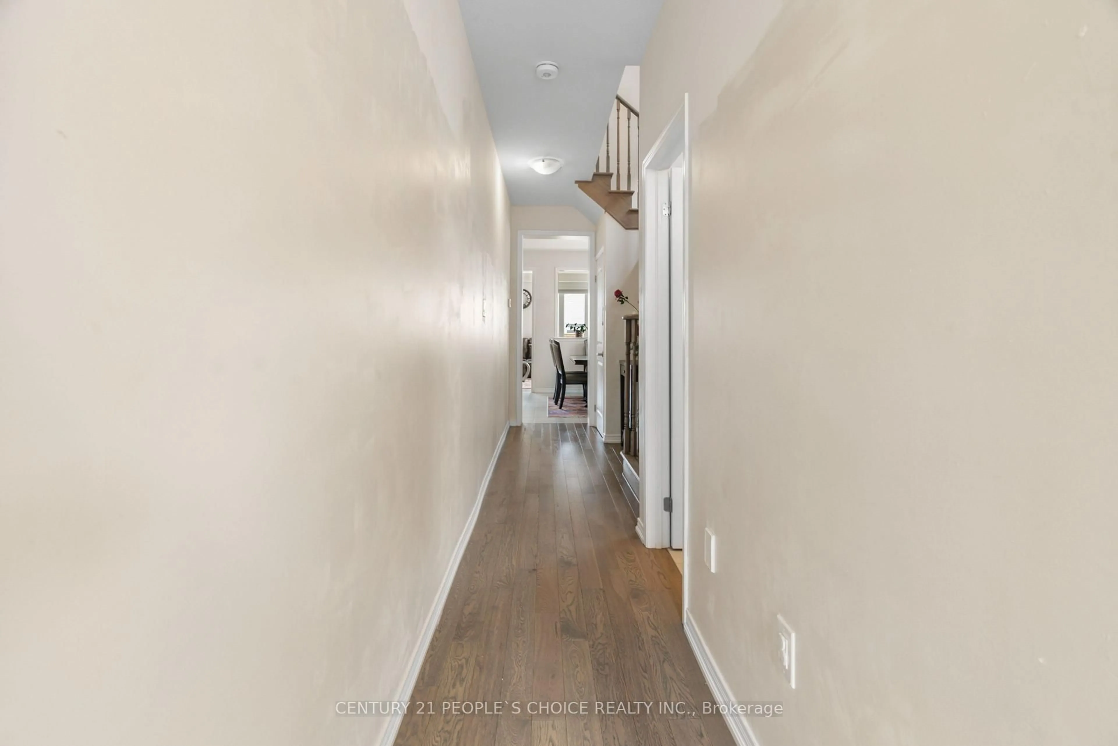 Indoor entryway for 8670 Chickory Tr, Niagara Falls Ontario L2H 3S5