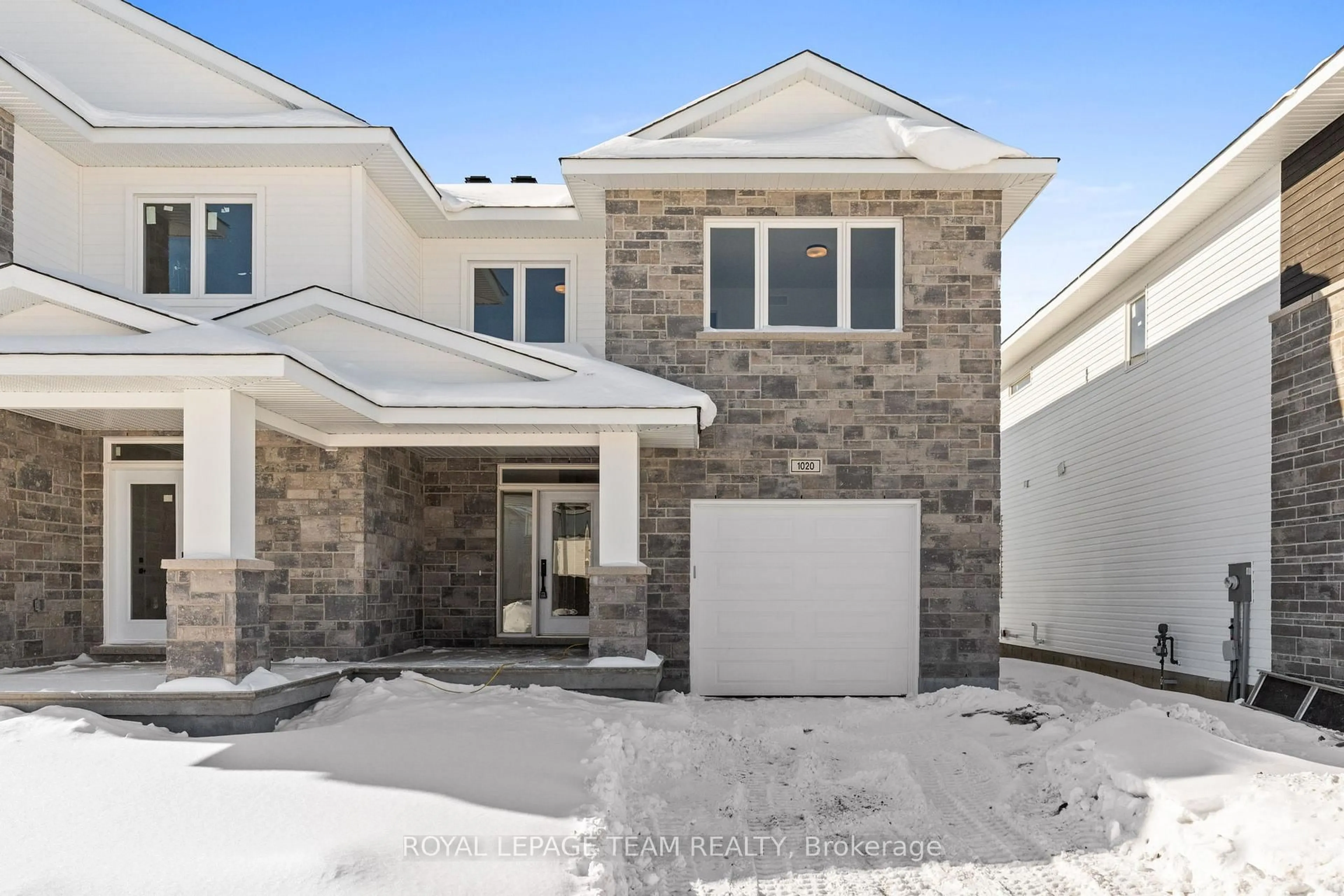 Home with brick exterior material, street for 1020 Moore St, Brockville Ontario K6V 0H2