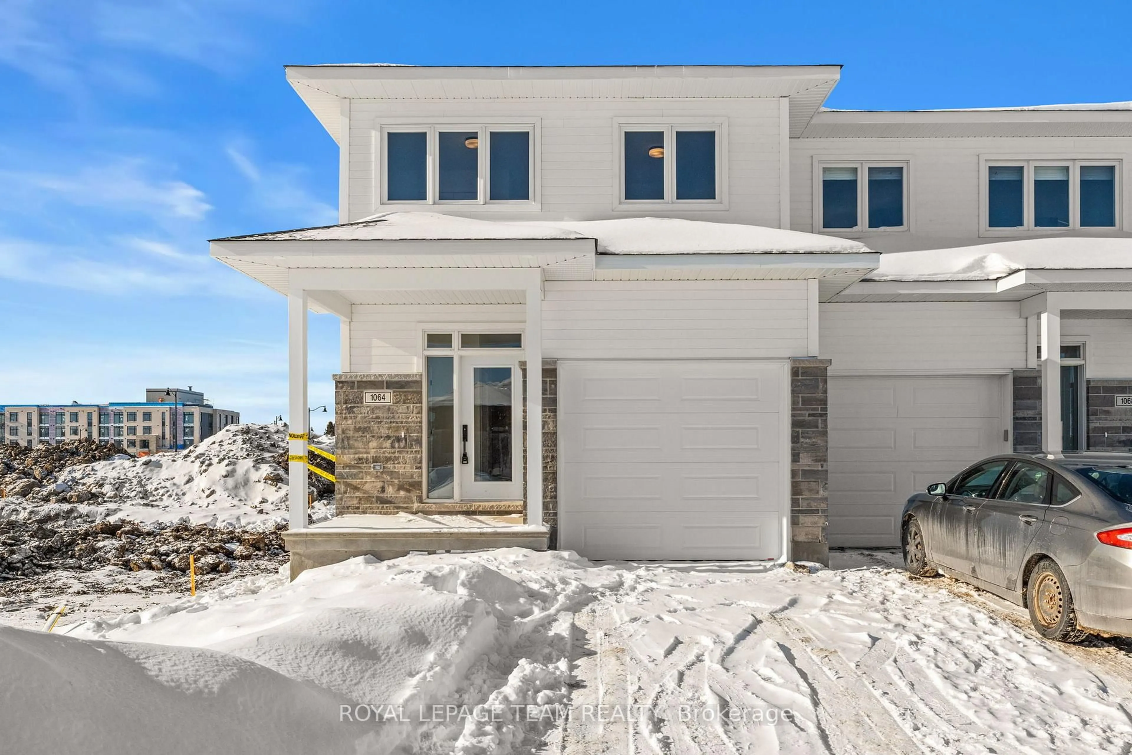 Unknown for 1064 Moore St, Brockville Ontario K6V 0H2