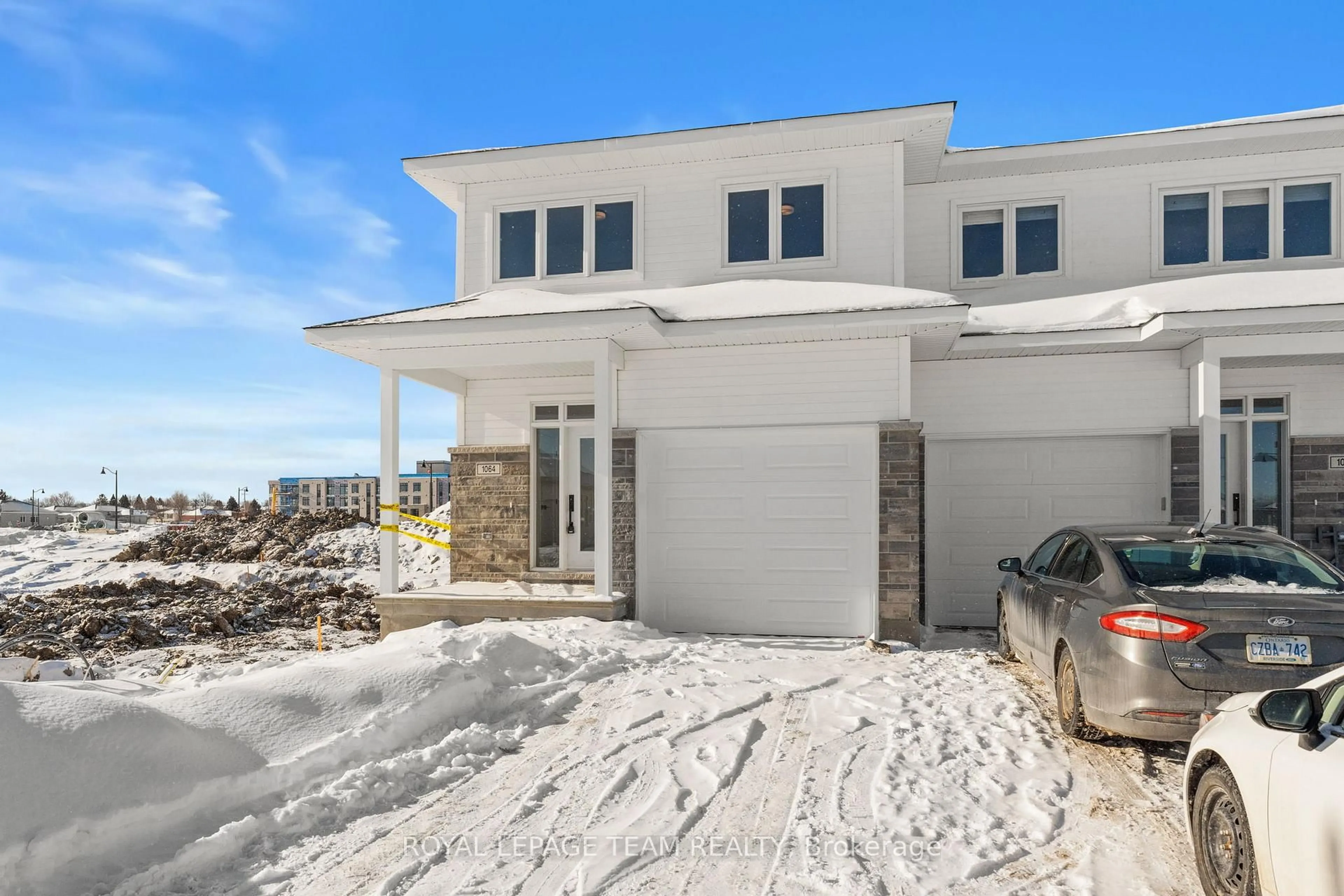 Unknown for 1064 Moore St, Brockville Ontario K6V 0H2