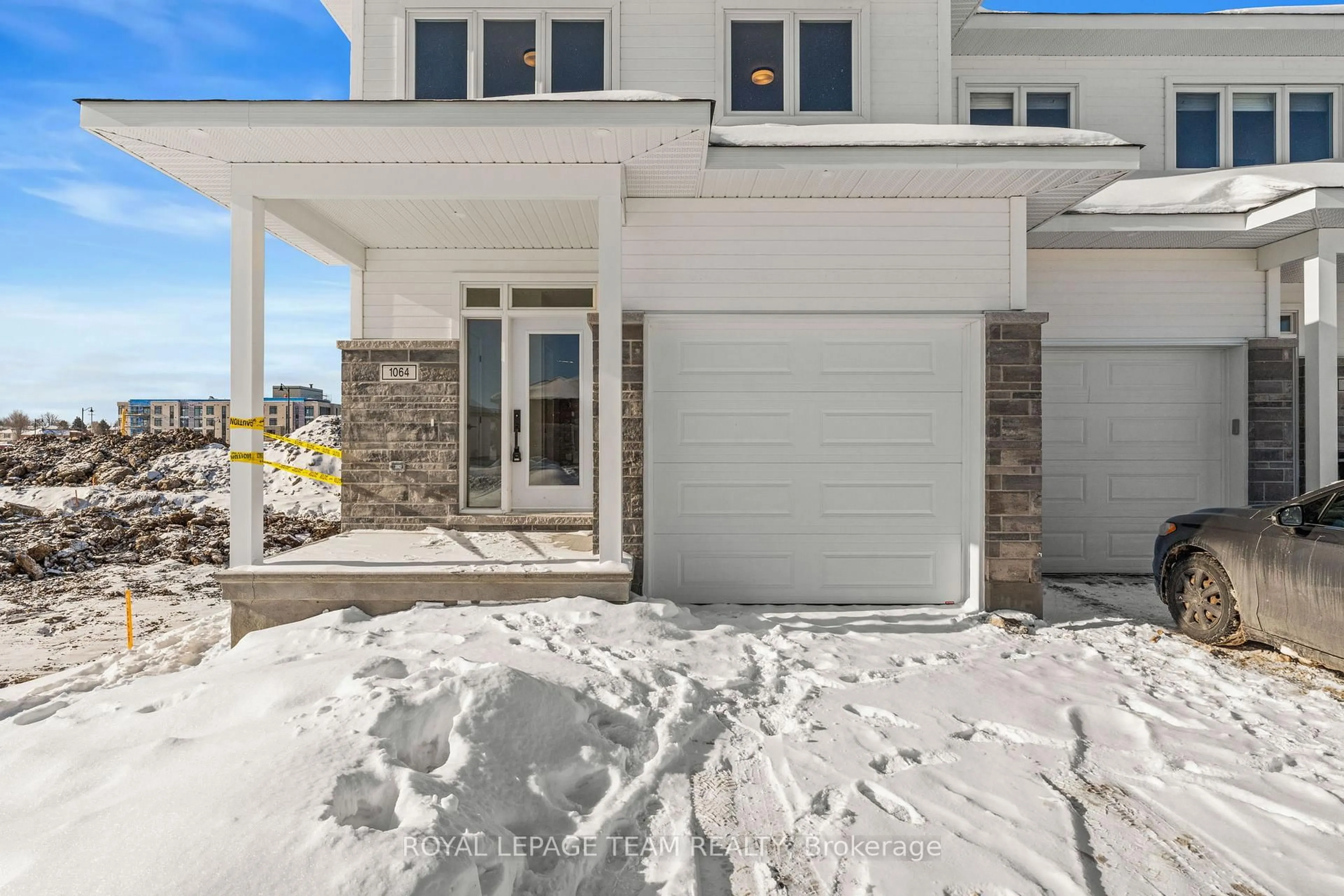 Unknown for 1064 Moore St, Brockville Ontario K6V 0H2