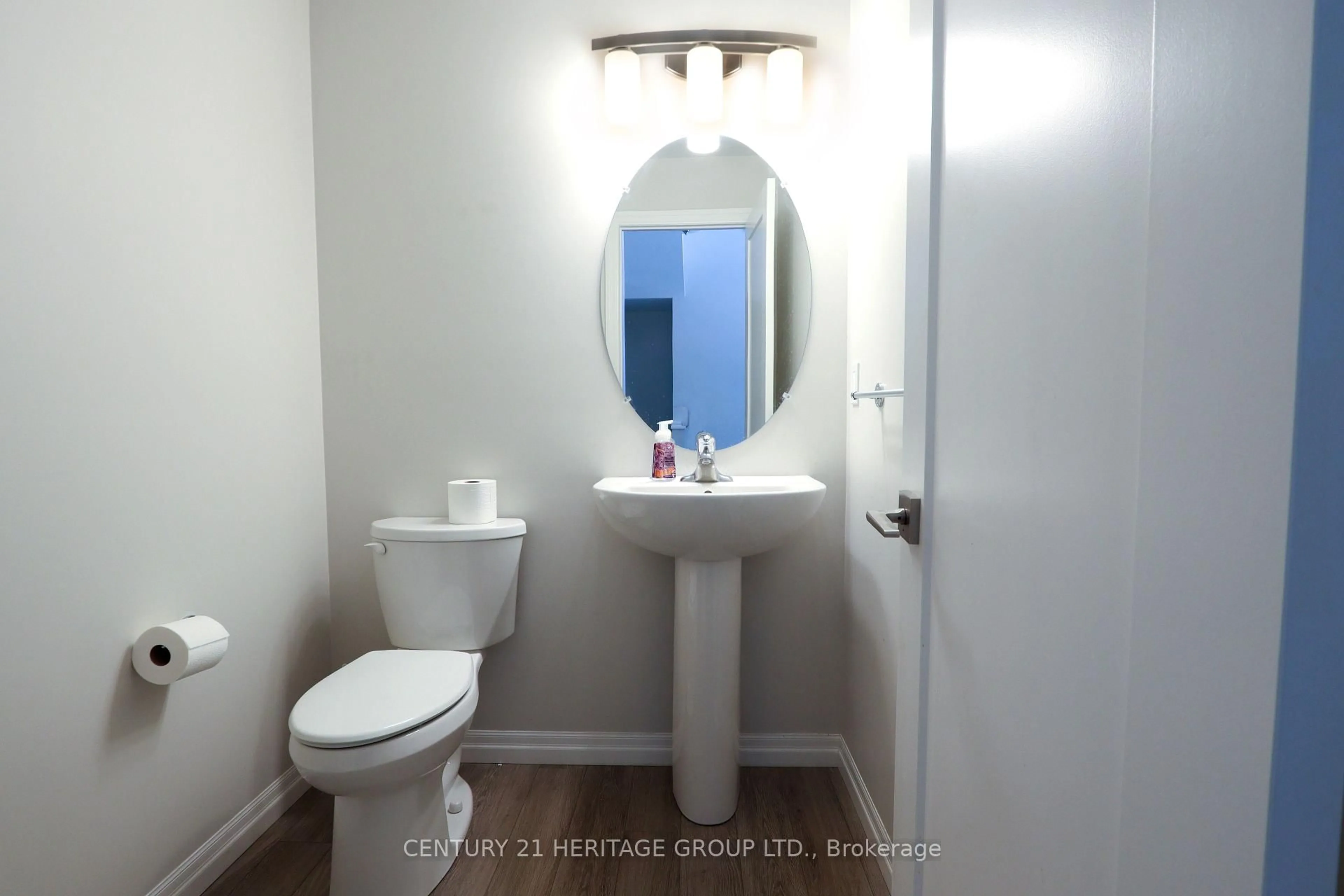 Standard bathroom, unknown for 24 Keba Cres, Tillsonburg Ontario N4G 0K6