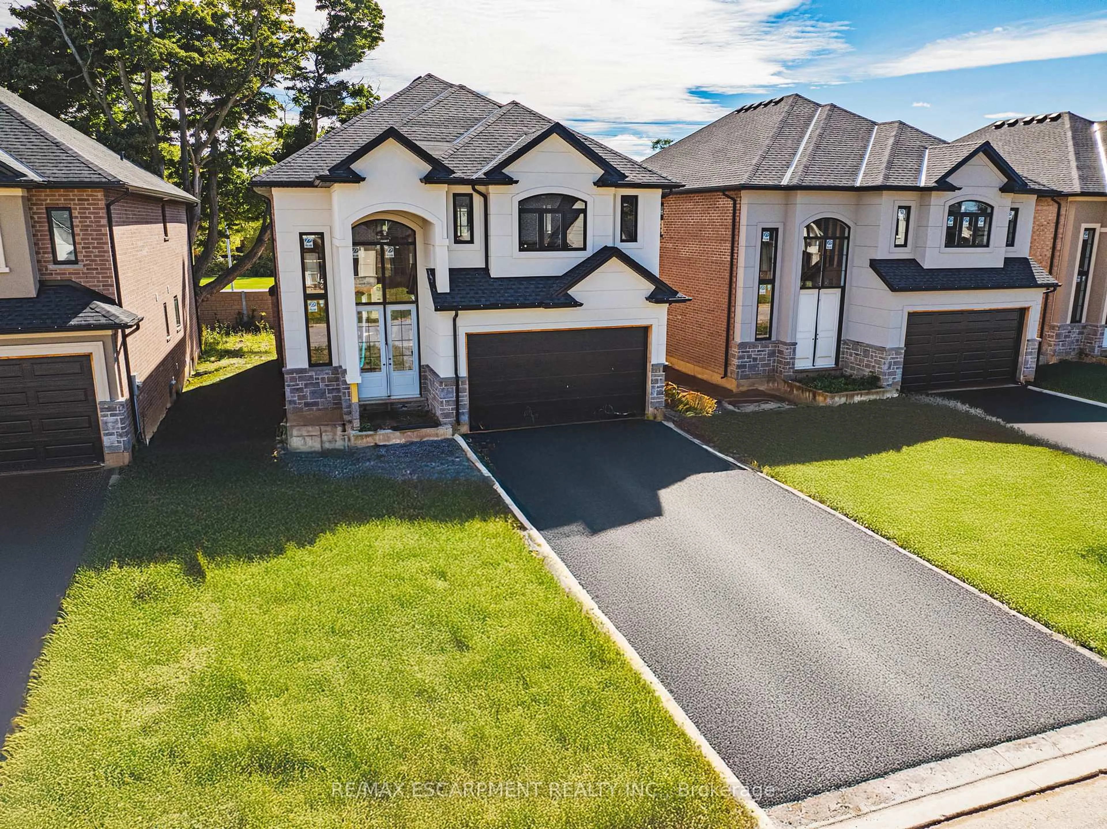 A pic from outside/outdoor area/front of a property/back of a property/a pic from drone, street for 48 Cesar Pl, Hamilton Ontario L9G 0G3