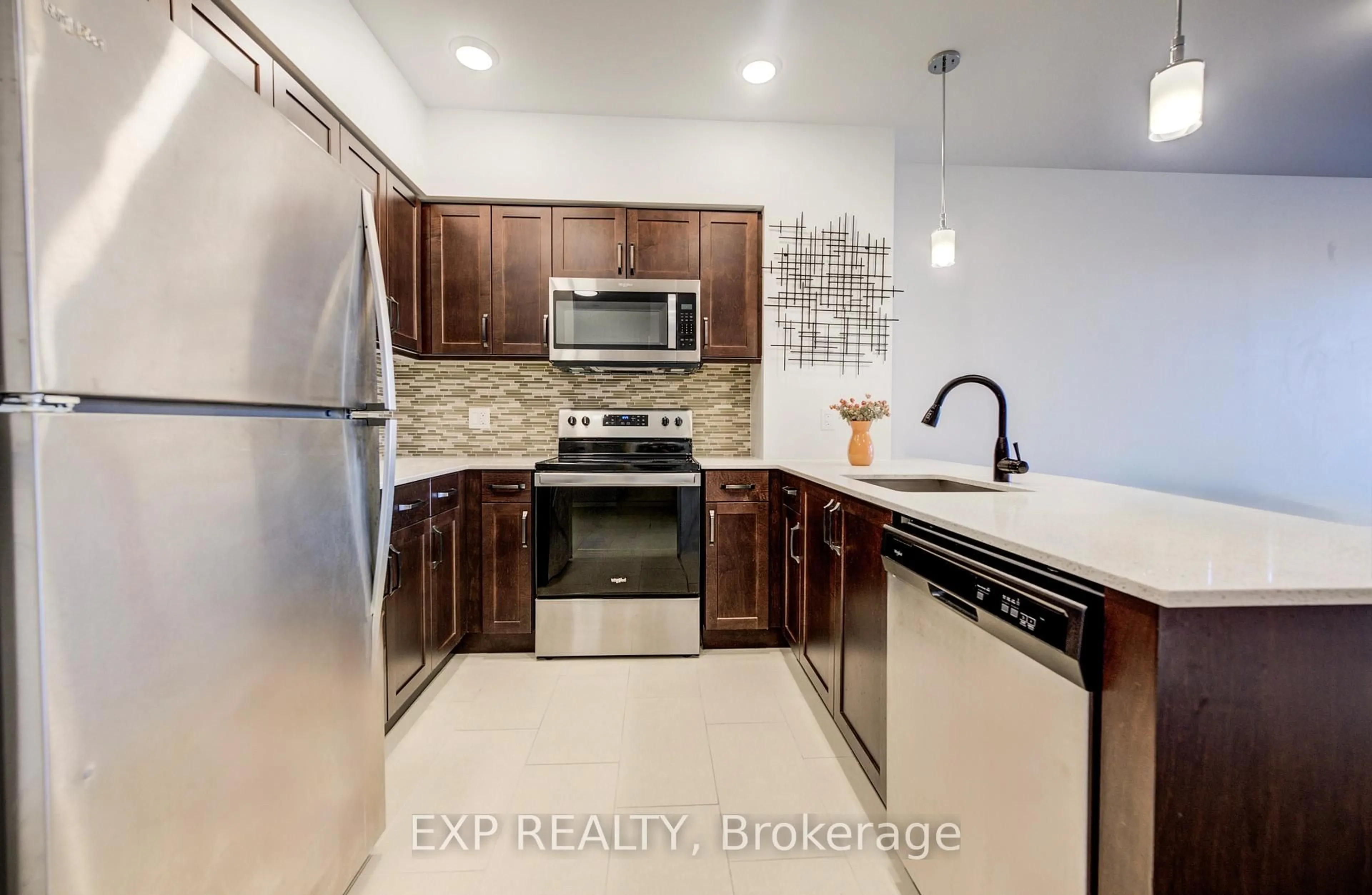 Standard kitchen, ceramic/tile floor for 399 Queen St #417, Kitchener Ontario N2G 0C4