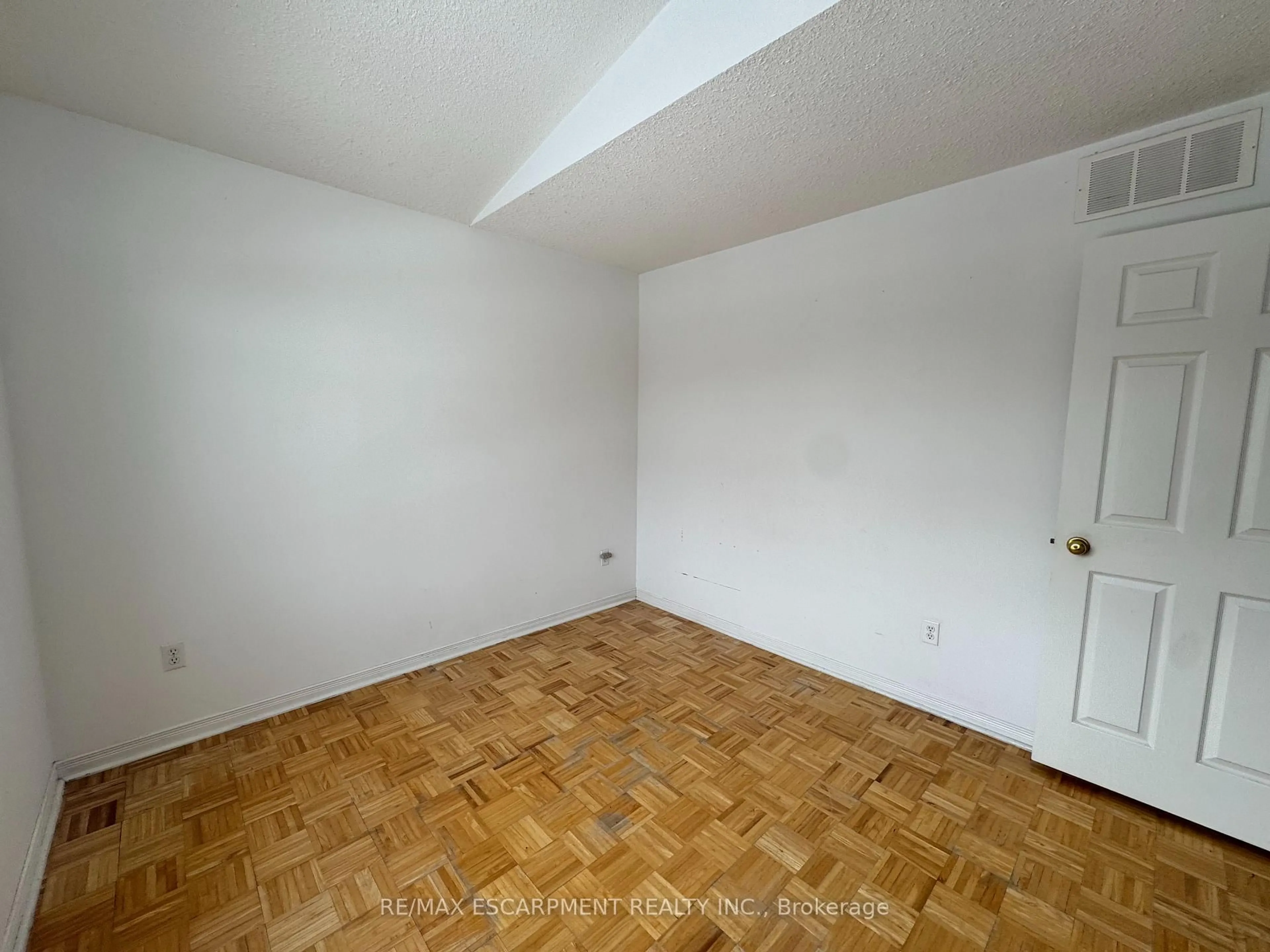 A pic of a room for 167 Forest Rd, Brantford Ontario N3S 7L5