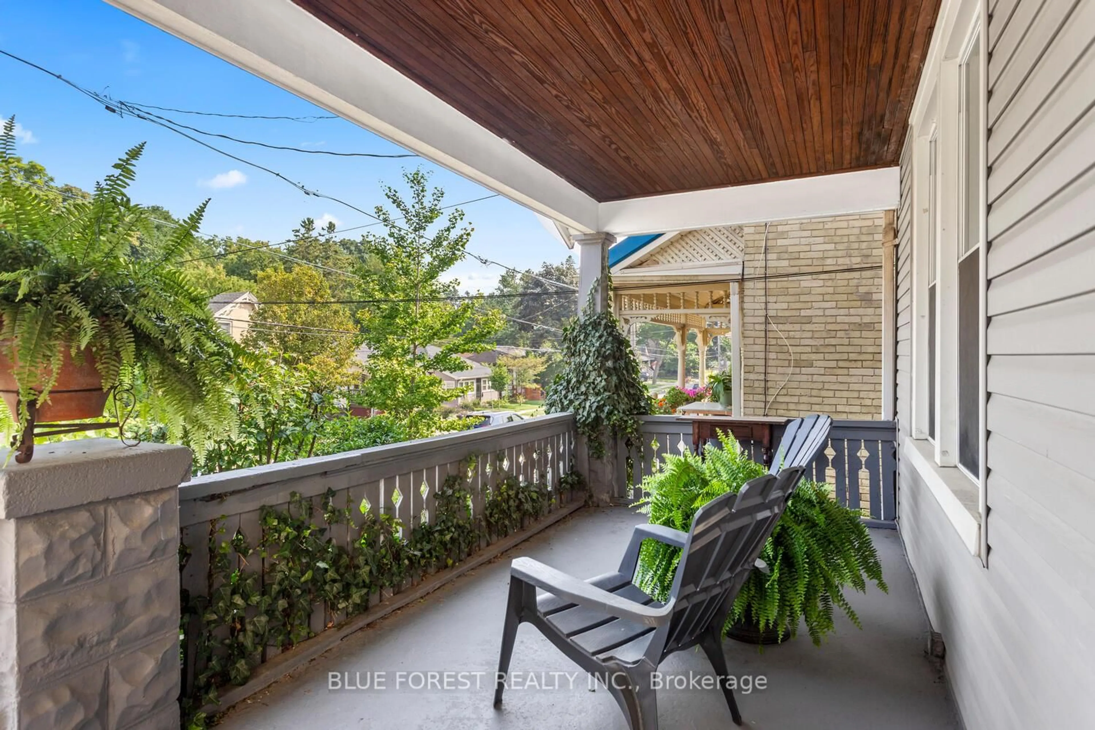 Patio, street for 623 Dufferin Ave, London East Ontario N5W 3J8