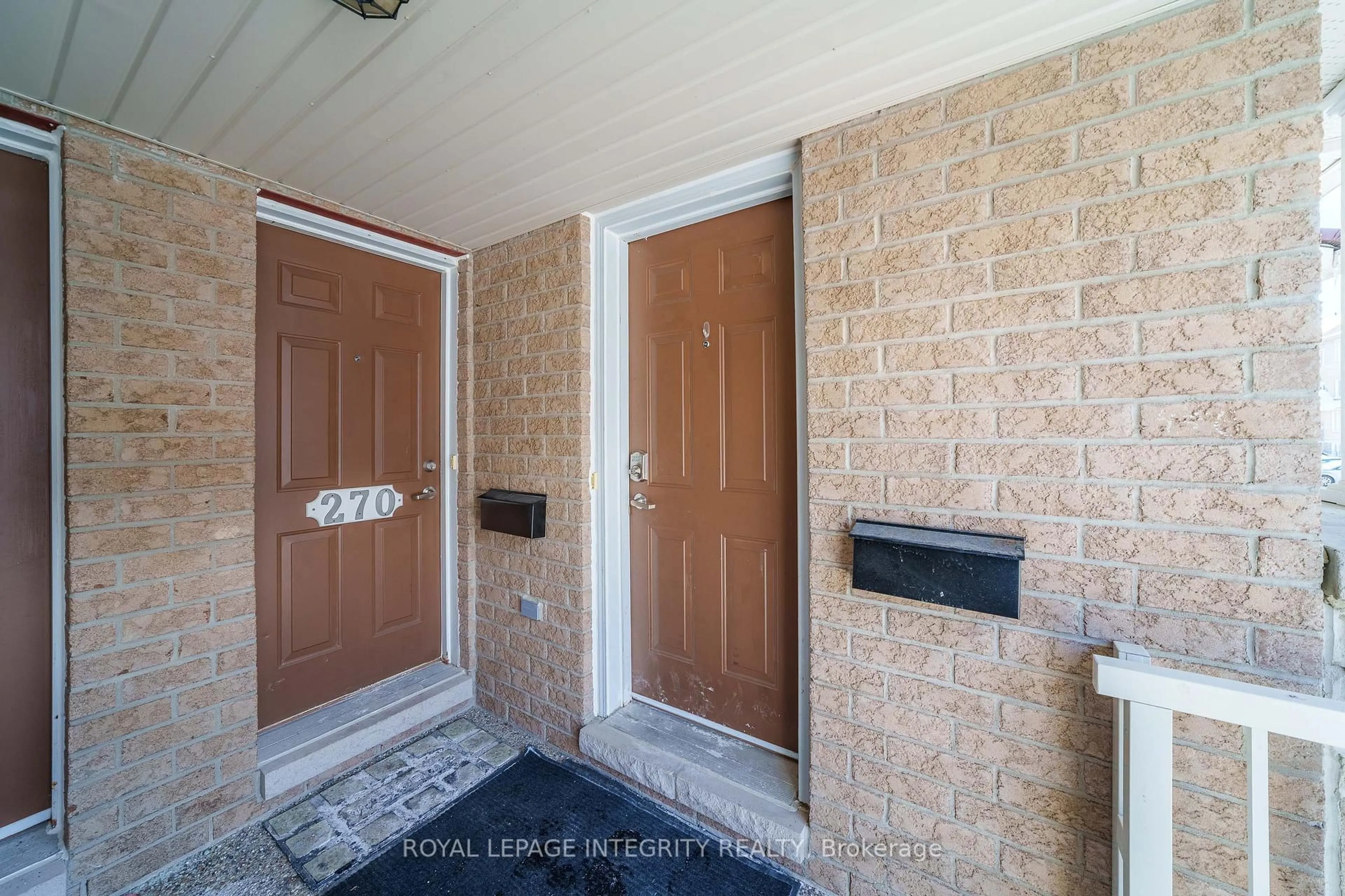 Indoor foyer for 268 Paseo Pvt Private #64, Ottawa Ontario K2G 4N7