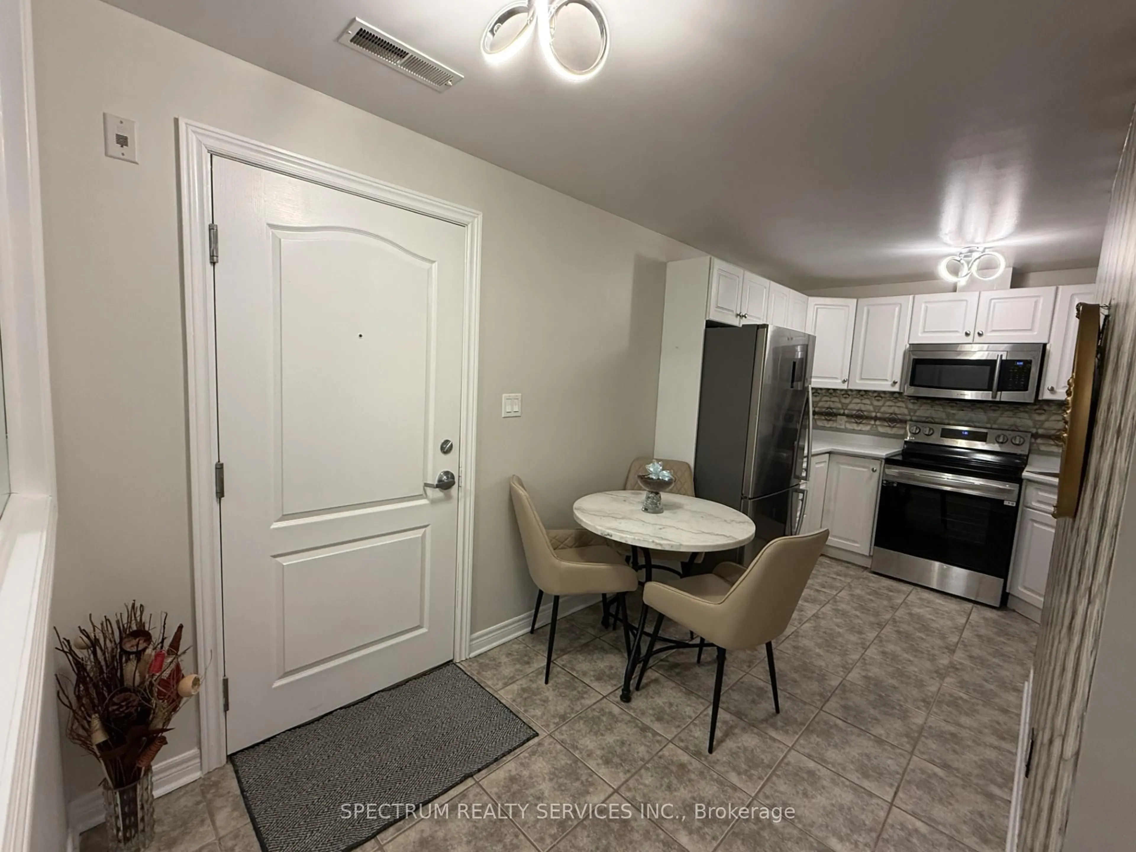 A pic of a room for 6350 Dorchester Rd #116, Niagara Falls Ontario L2G 1A0