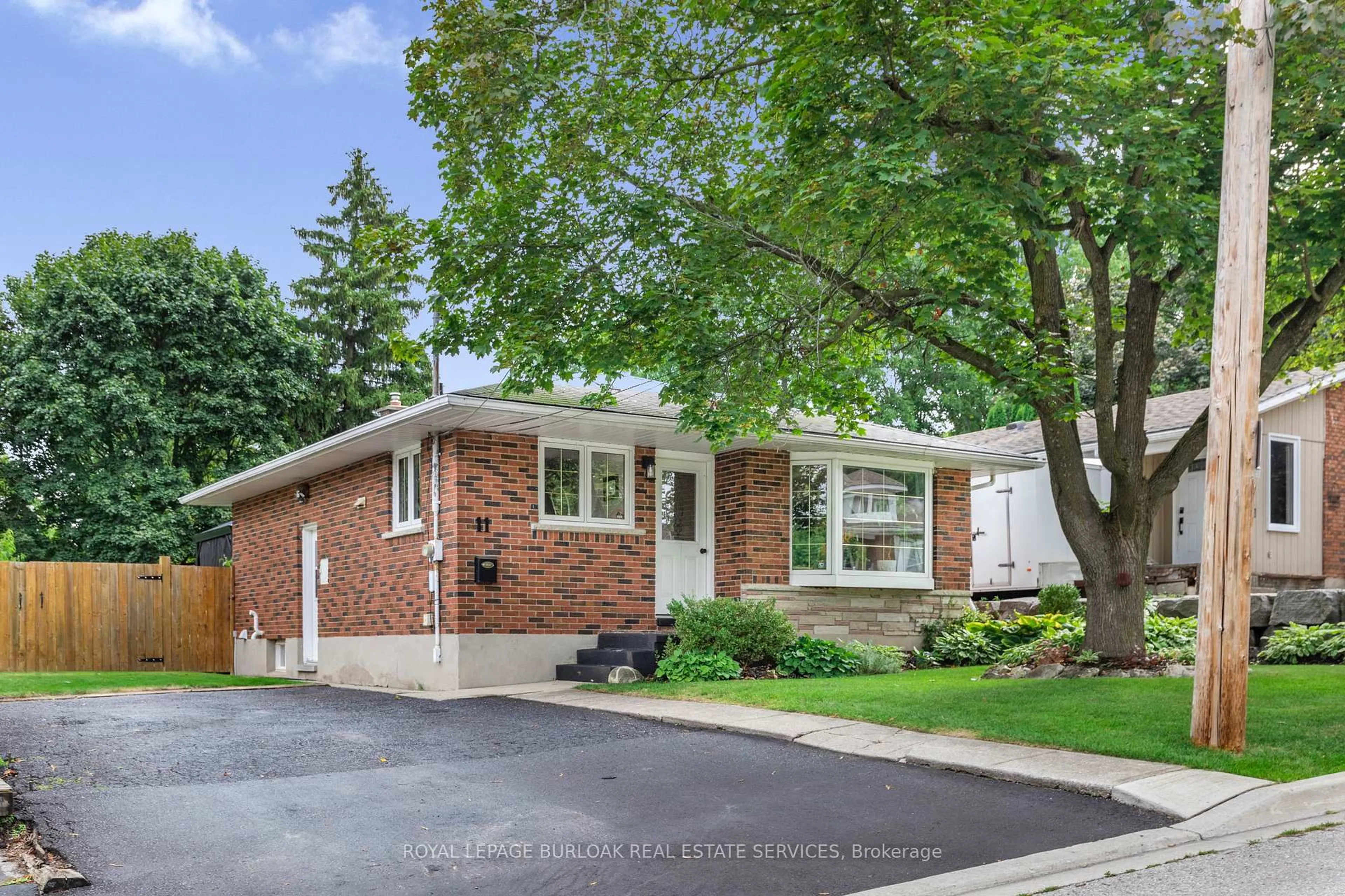 Home with brick exterior material, street for 11 Flynn Ave, Cambridge Ontario N3C 2T8