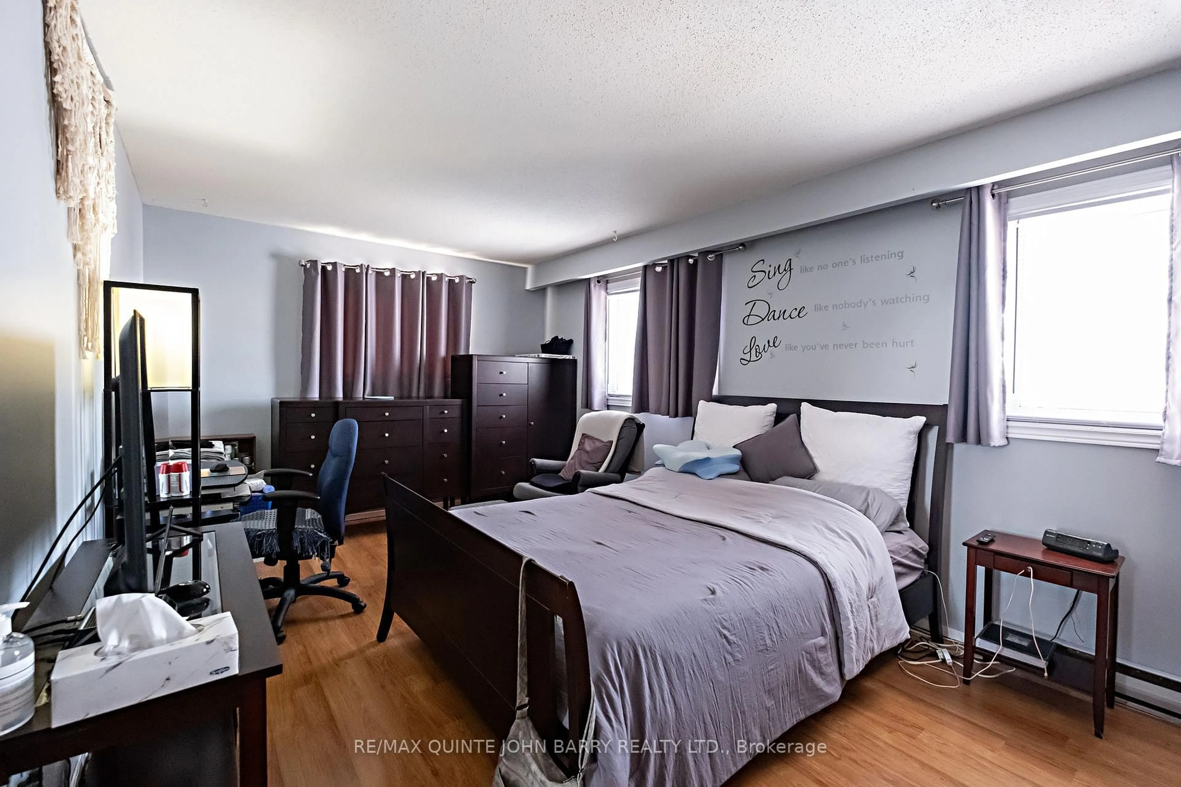 A pic of a room for 129 Cedar St, Brighton Ontario K0K 1H0