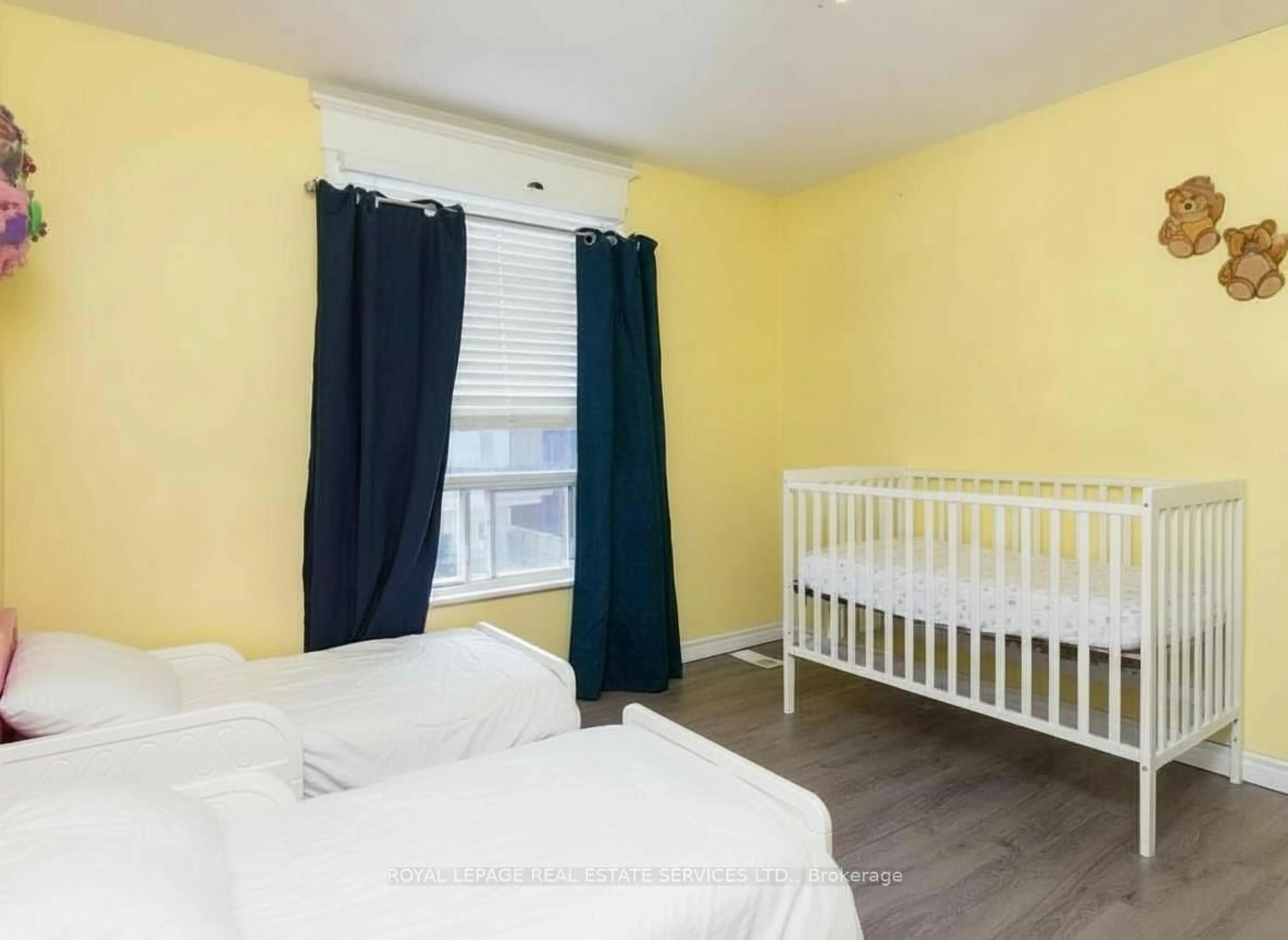 A pic of a room for 43 Rosemont Ave, Hamilton Ontario L8L 2M4