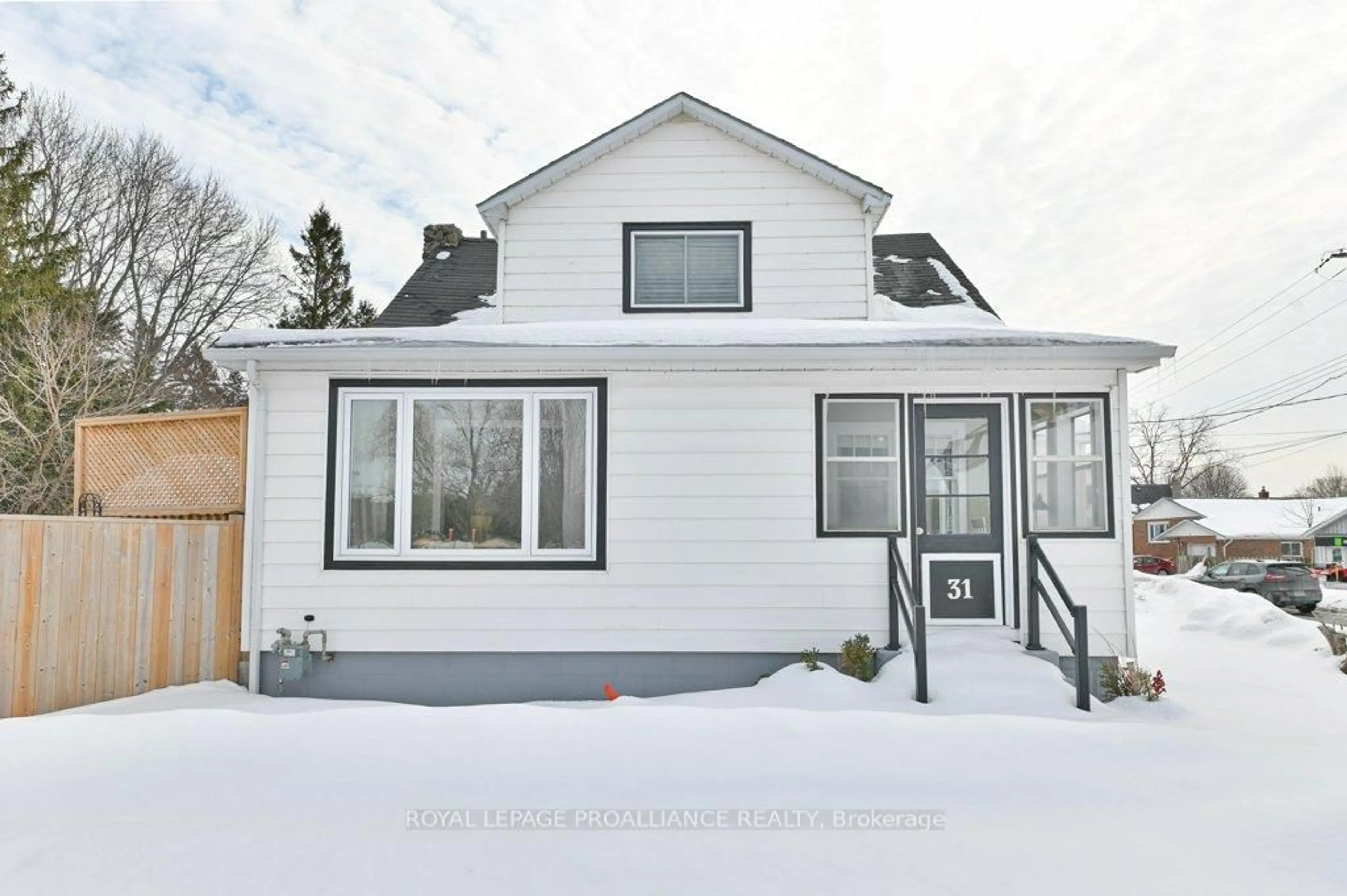 Home with vinyl exterior material, street for 31 Elizabeth St, Brighton Ontario K0K 1H0