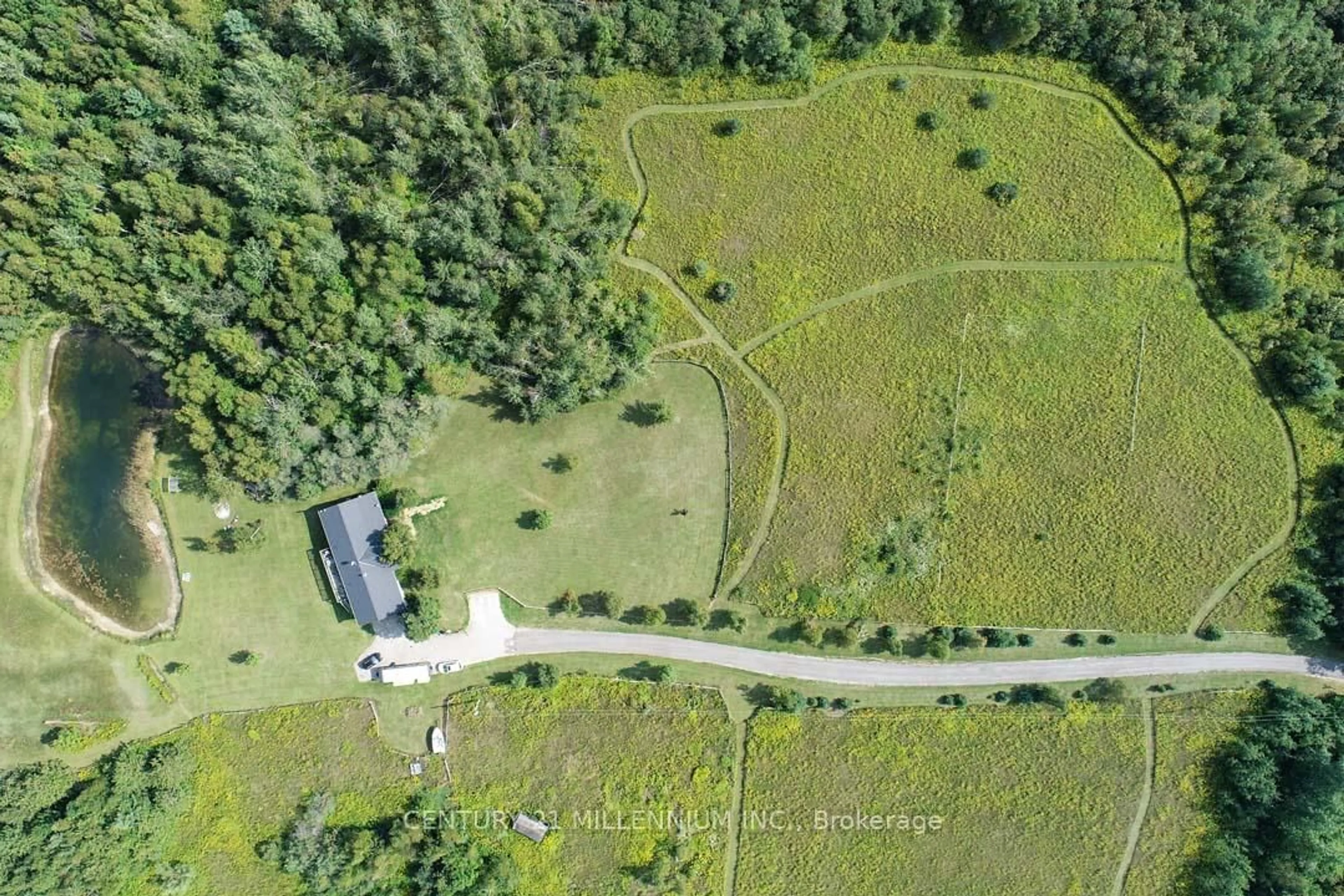 A pic from outside/outdoor area/front of a property/back of a property/a pic from drone, unknown for 387091 20th Sdrd, Mono Ontario L9W 6V5