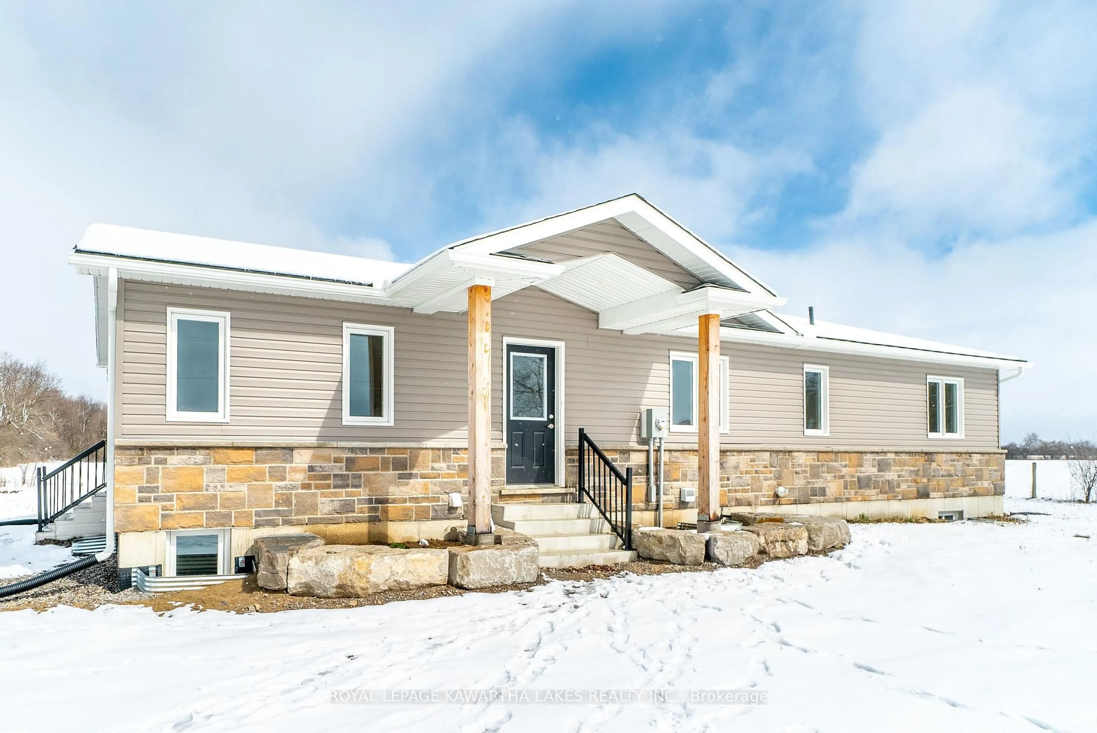 Home with vinyl exterior material, building for 371 Linden Valley Rd, Kawartha Lakes Ontario K0M 2T0