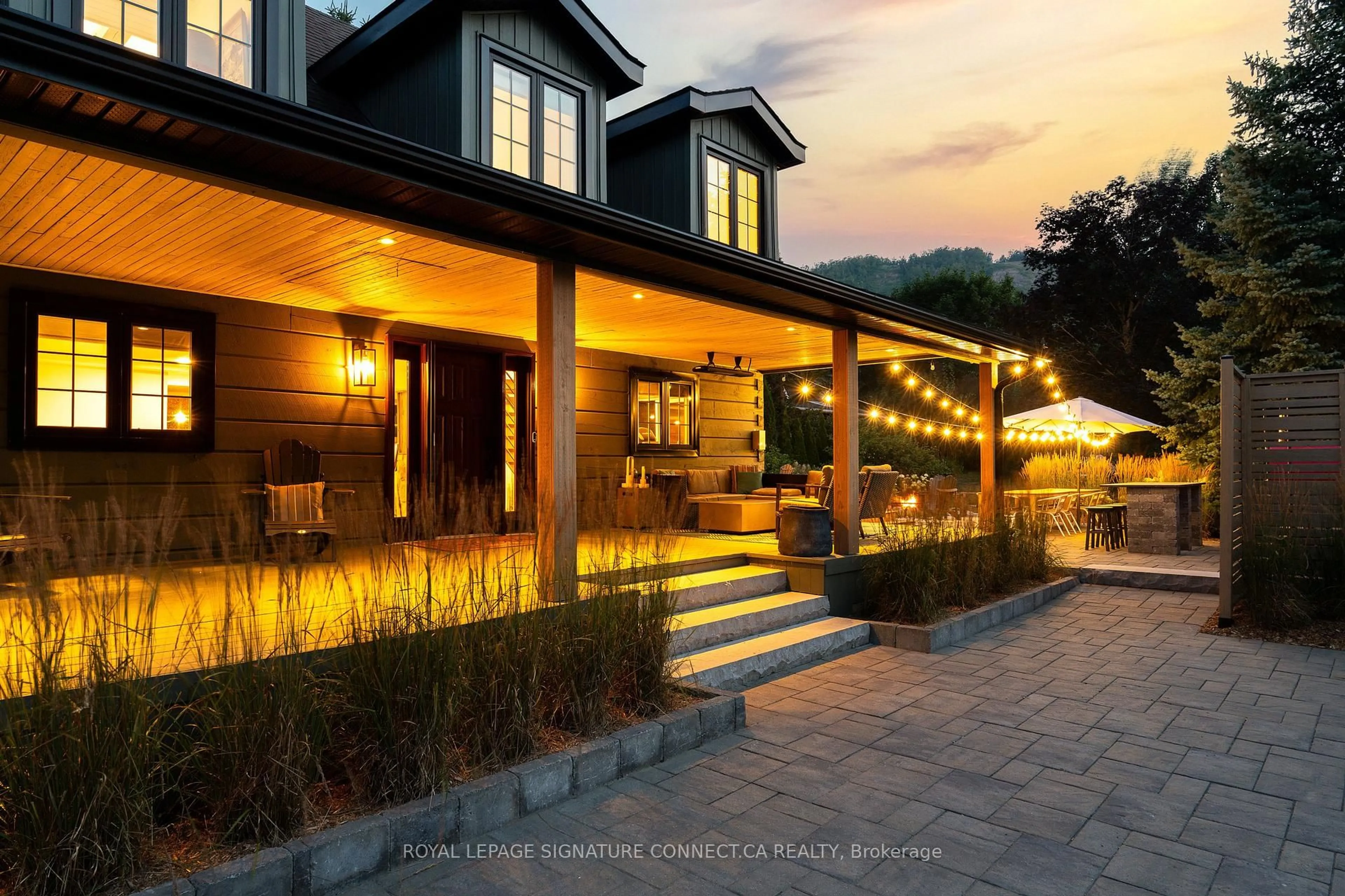 Patio, street for 118 Settlers Way, Blue Mountains Ontario L9Y 0N9