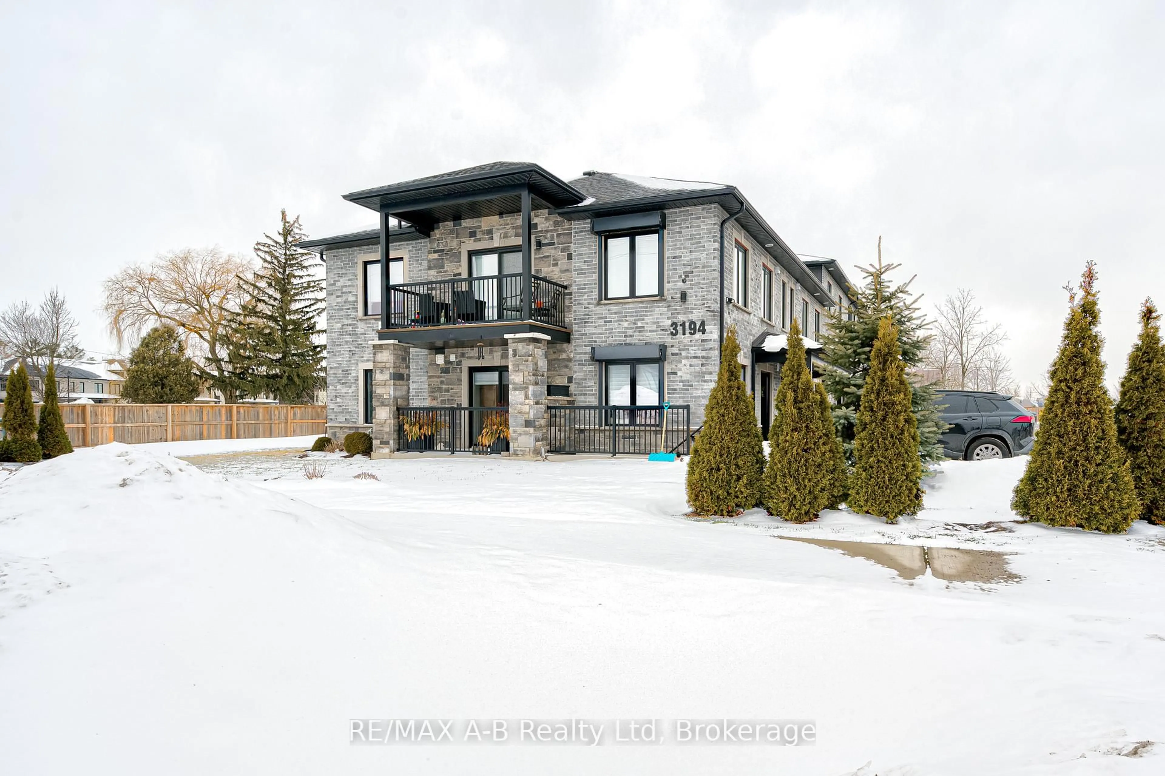 Home with brick exterior material, unknown for 3194 Vivian Line 37 #7, Stratford Ontario N5A 0J8