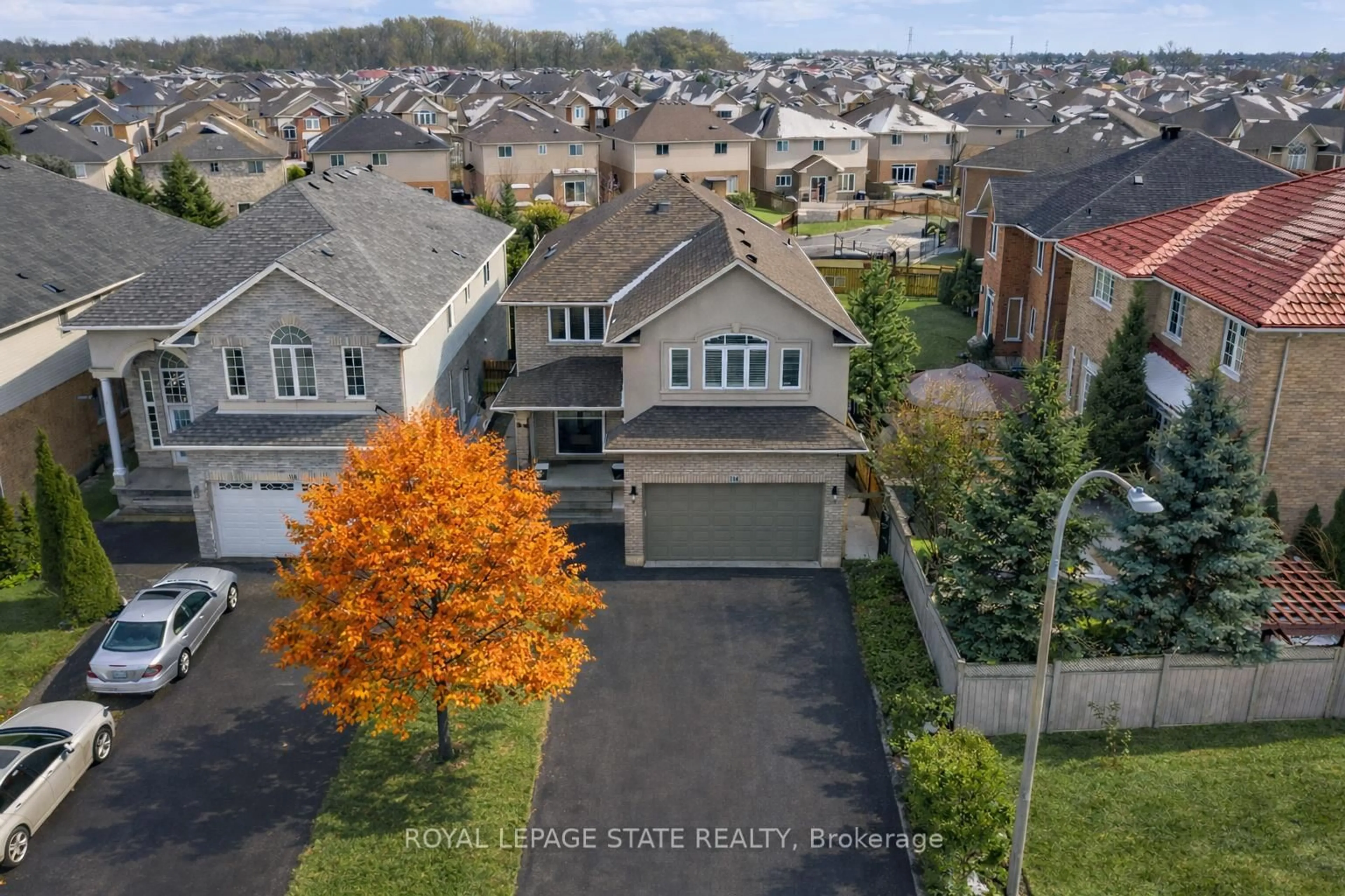 A pic from outside/outdoor area/front of a property/back of a property/a pic from drone, street for 114 Armour Cres, Hamilton Ontario L9K 1R9