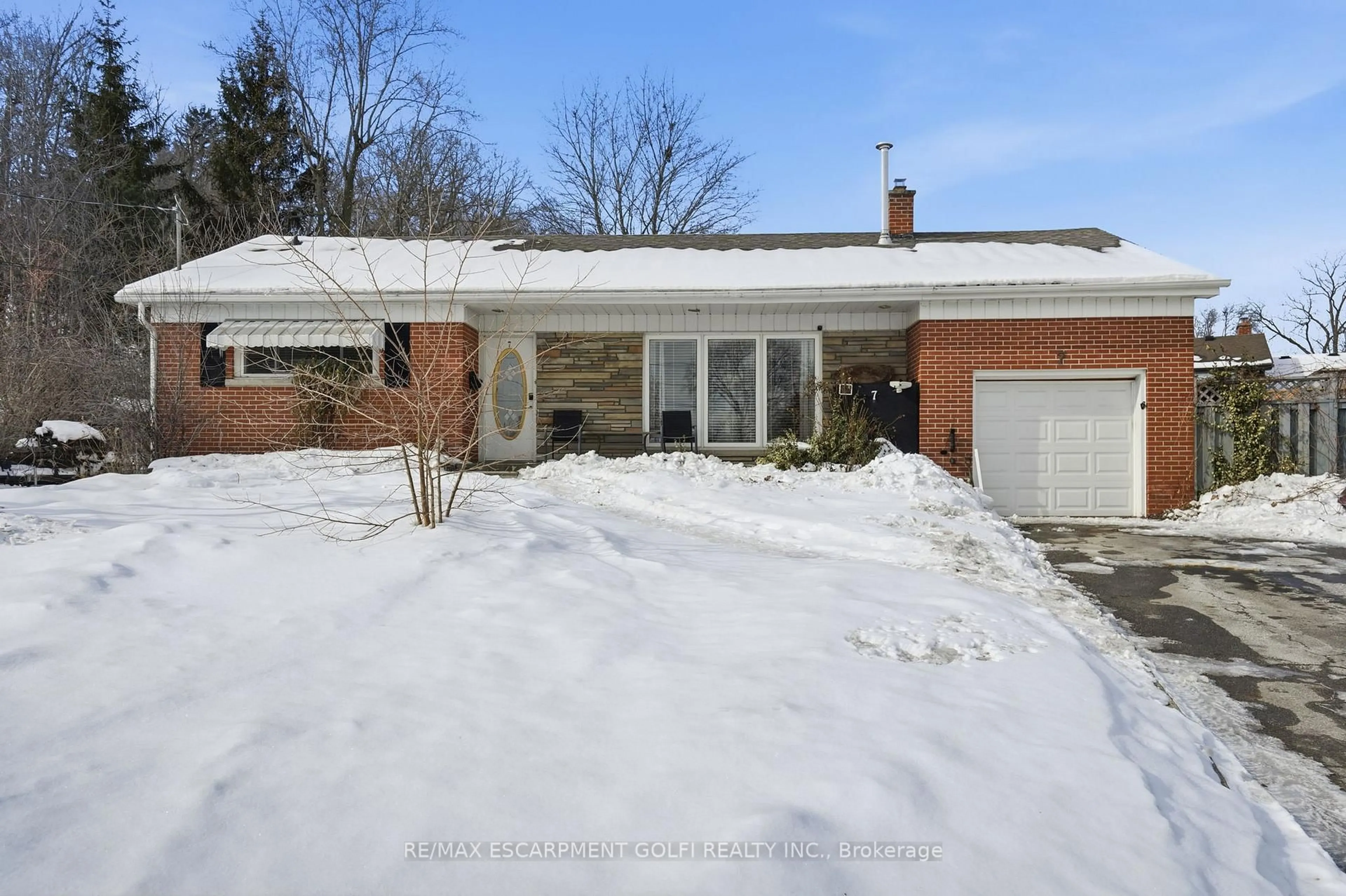 Home with brick exterior material, street for 7 Piott Crt, Hamilton Ontario L8G 2W2