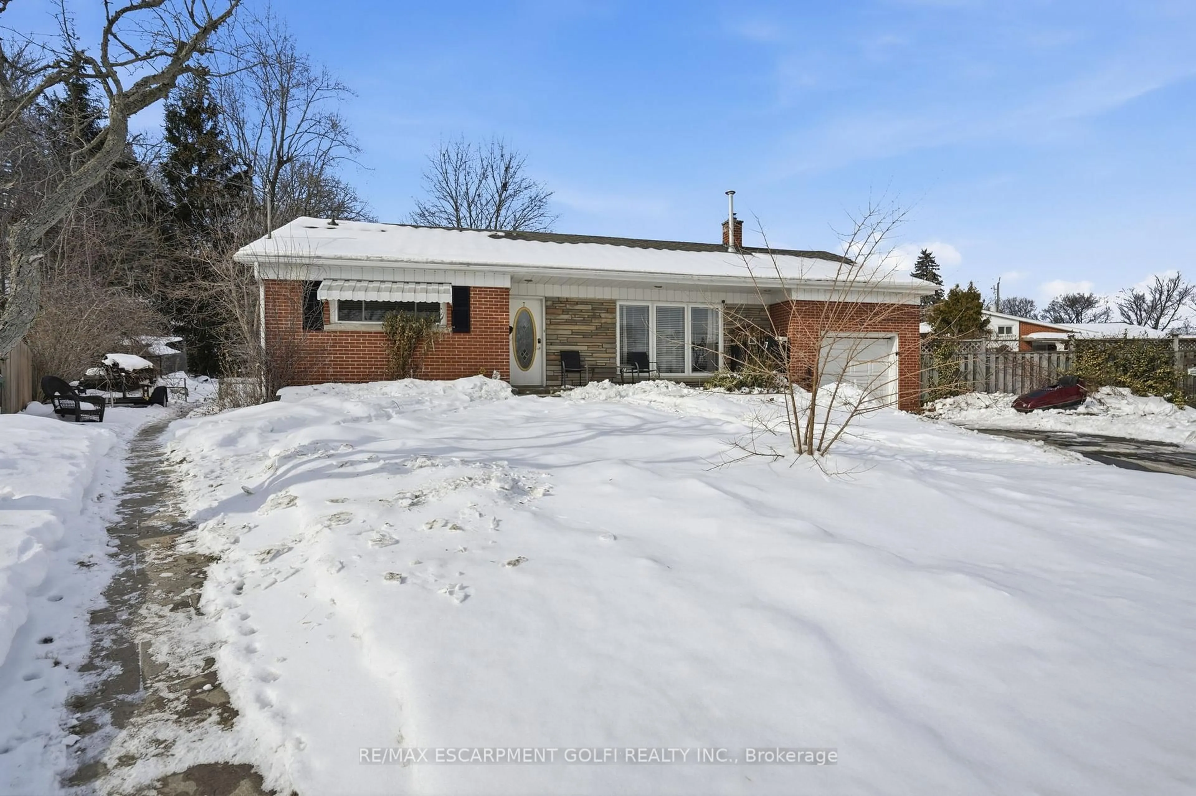 Unknown for 7 Piott Crt, Hamilton Ontario L8G 2W2