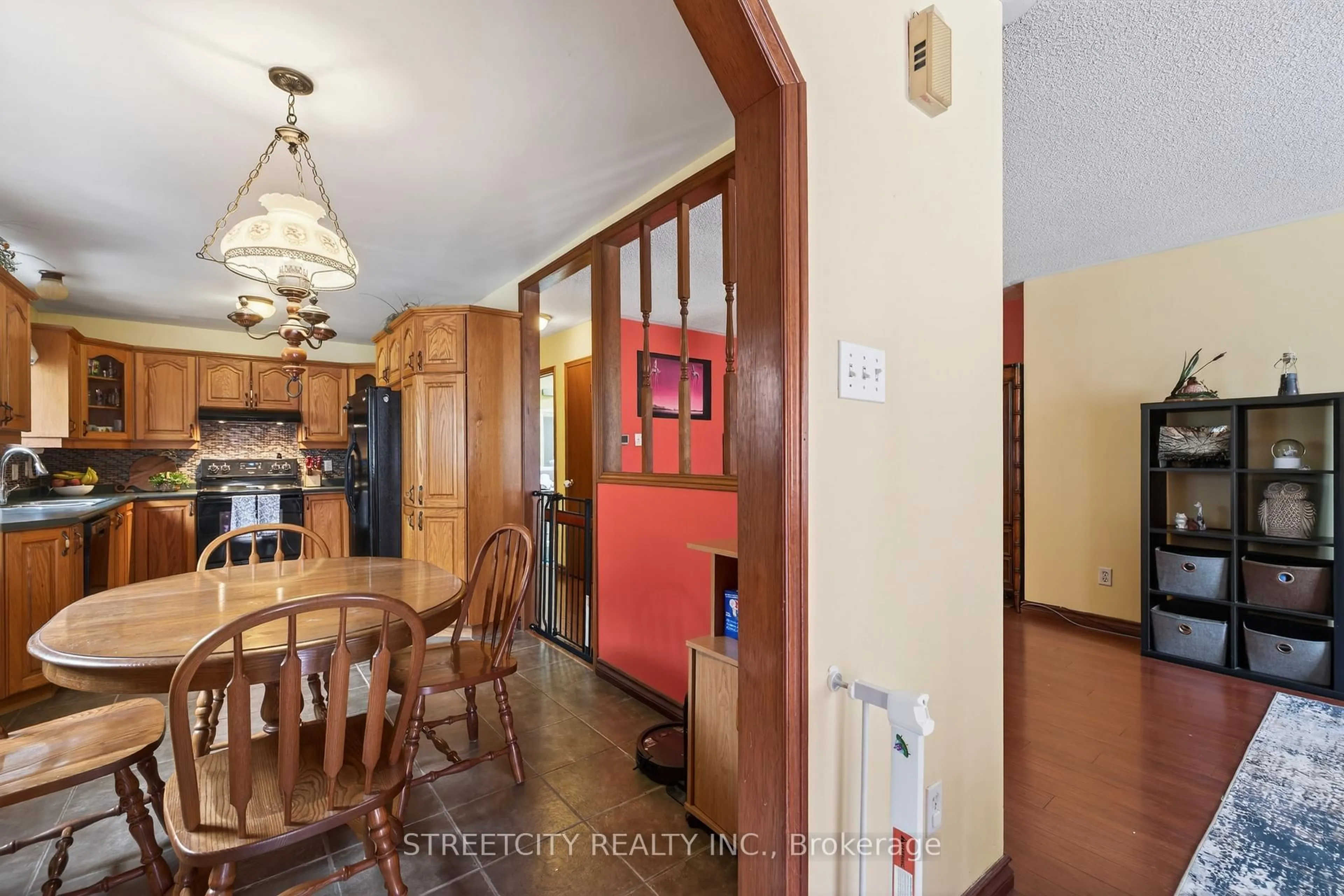 Dining room, unknown for 23 Elmwood Pl, London South Ontario N6J 1J3