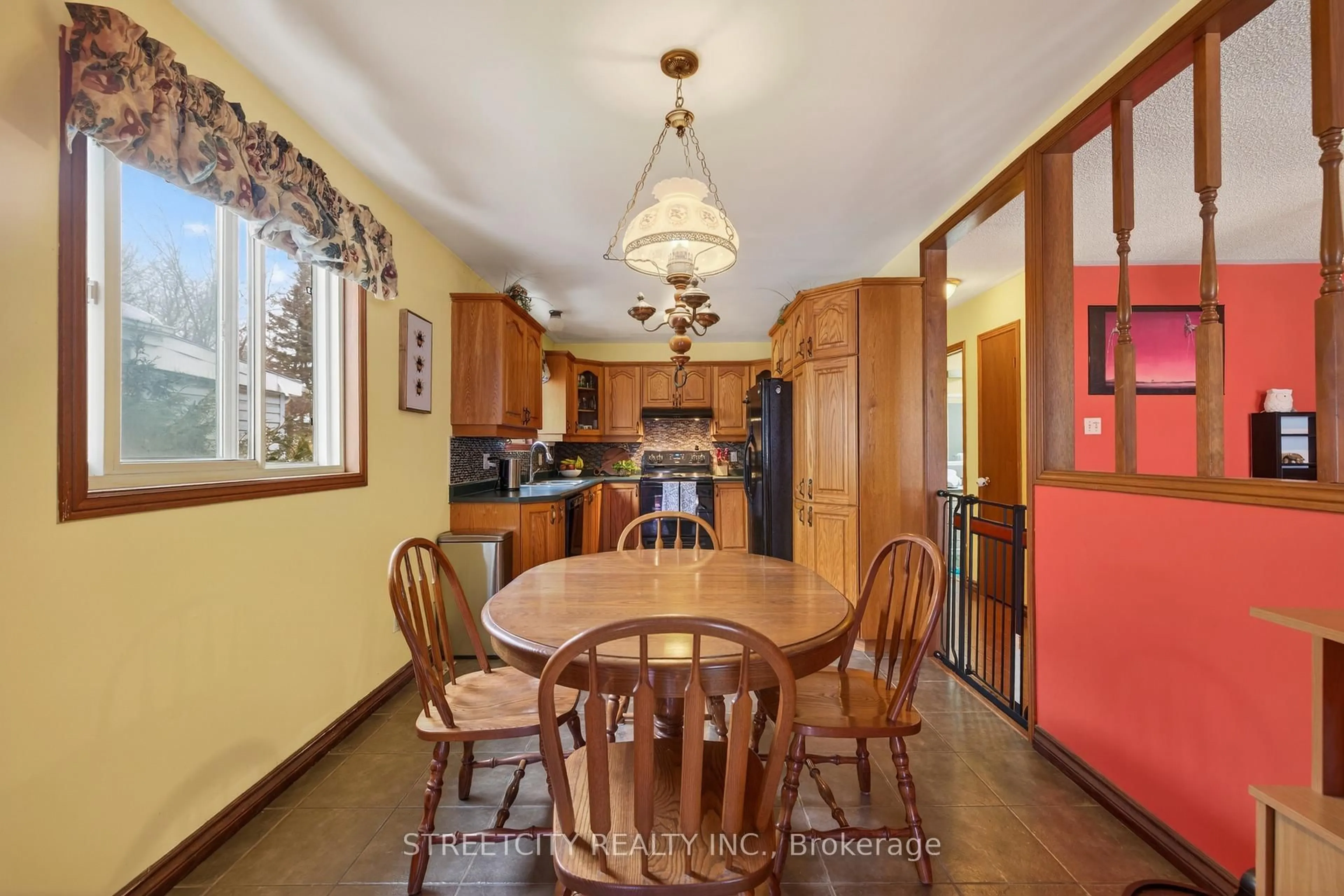 Dining room, ceramic/tile floor for 23 Elmwood Pl, London South Ontario N6J 1J3