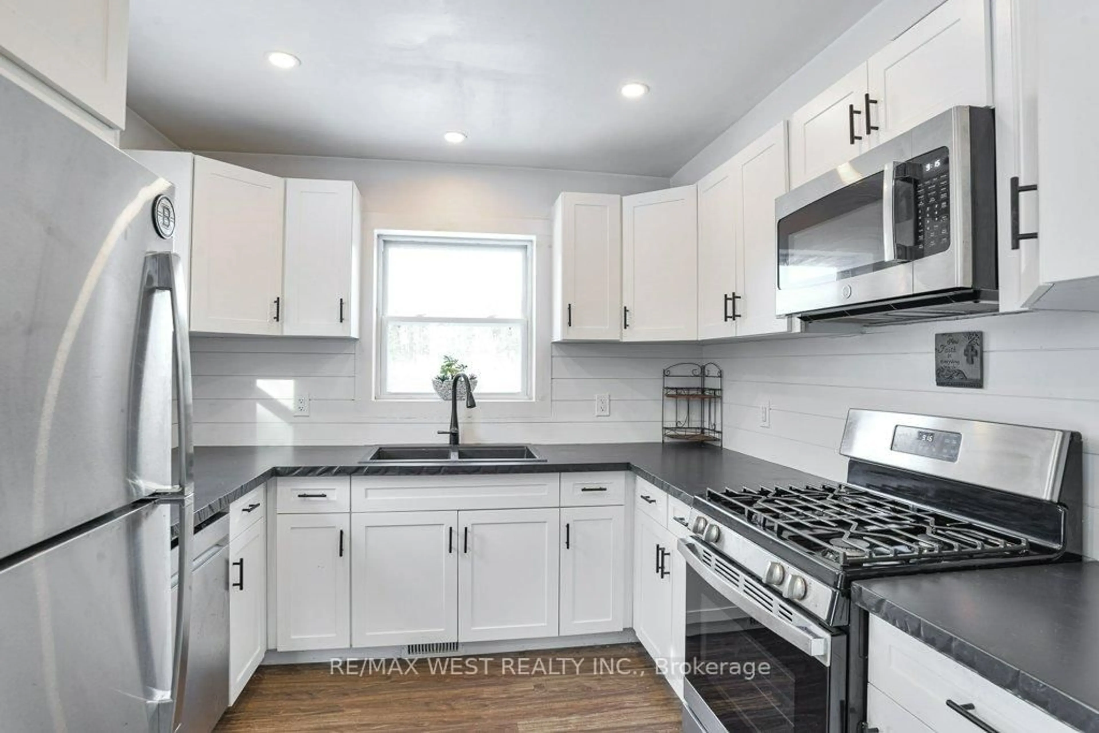 Standard kitchen, unknown for 1295 Deep Bay Rd, Minden Hills Ontario K0M 2L1