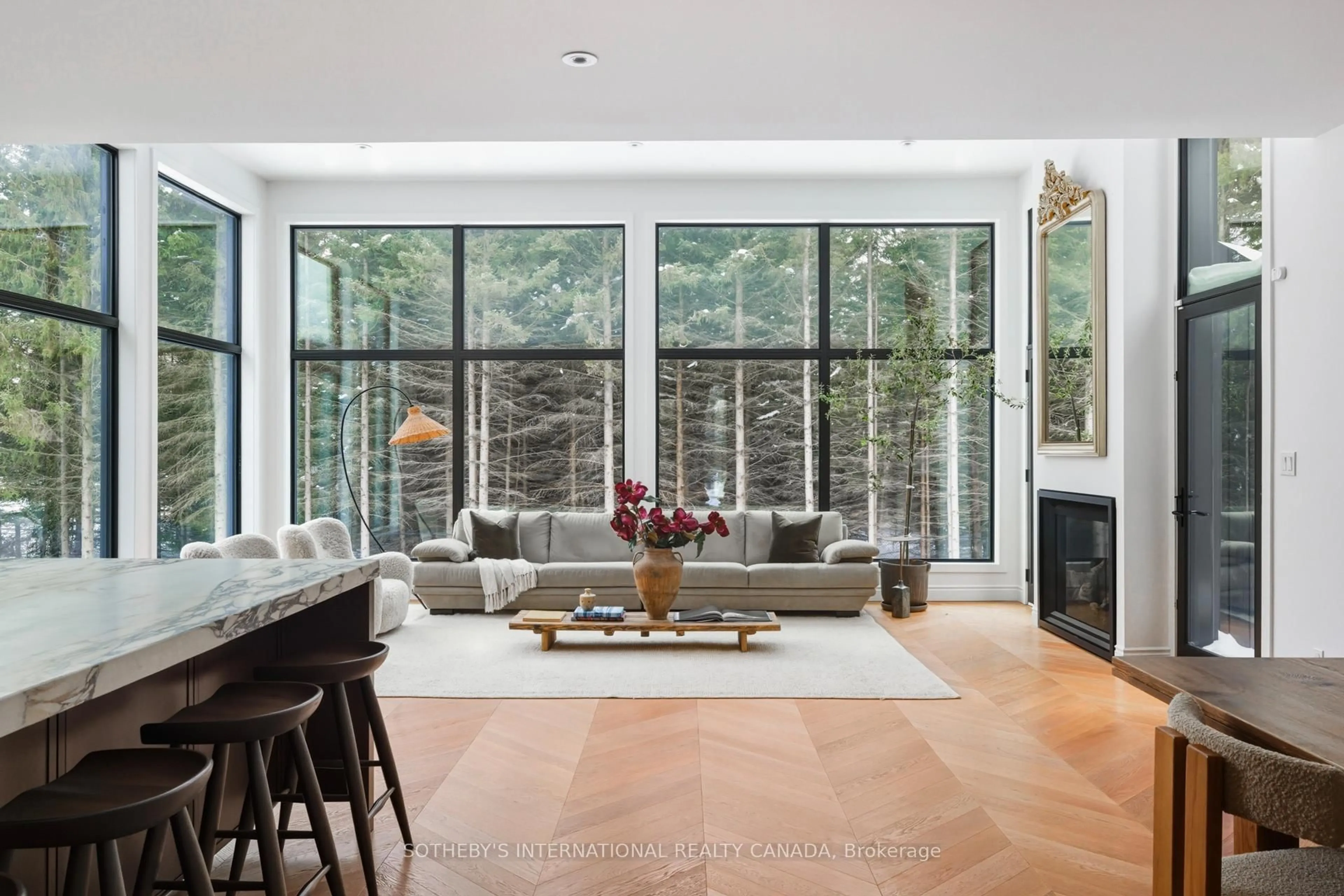 Living room with furniture, unknown for 4640 Nassagaweya-Puslinch Townline, Puslinch Ontario L0P 1J0